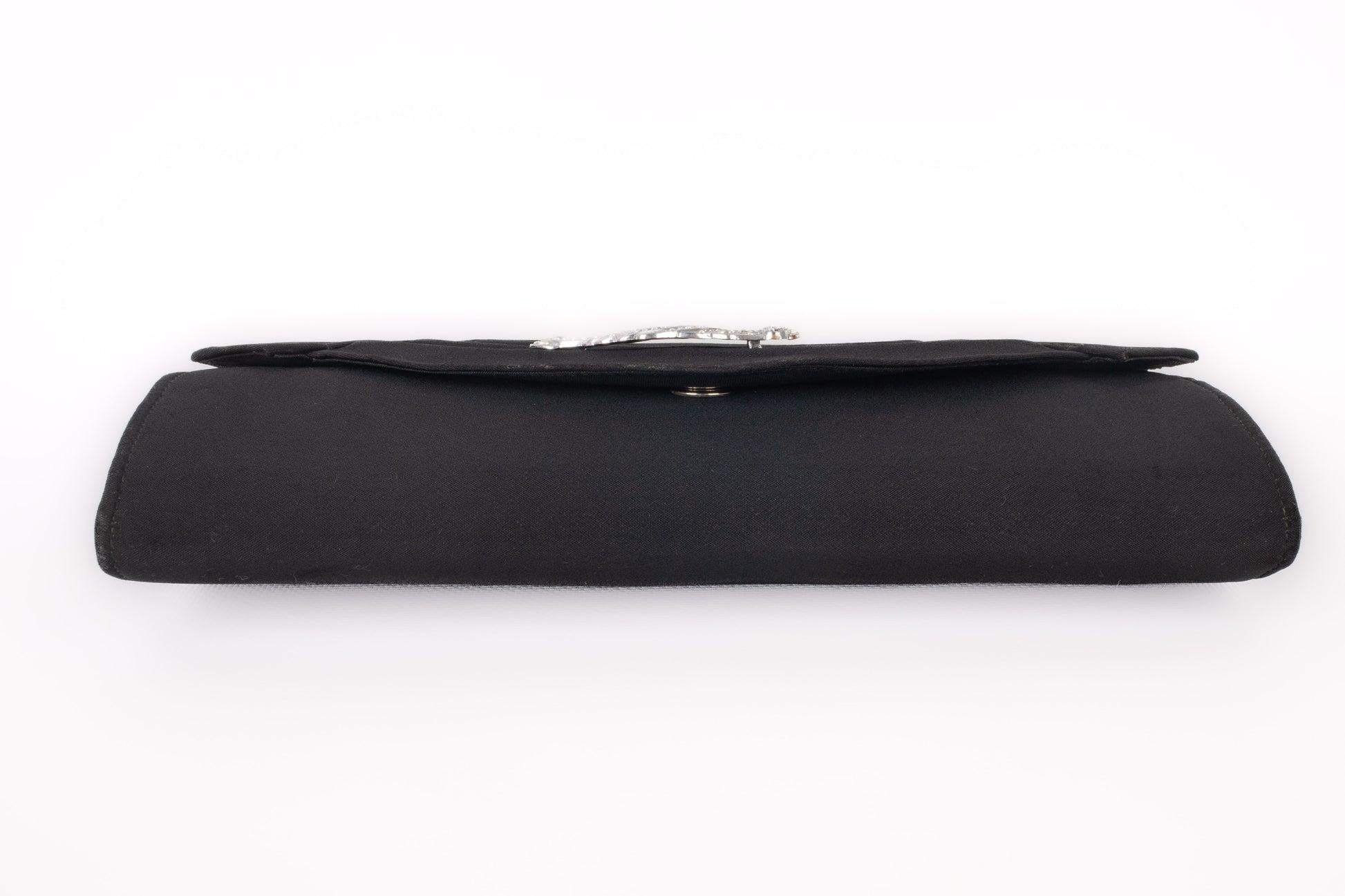 Vintage Black Handbag with Brooch For Sale 1