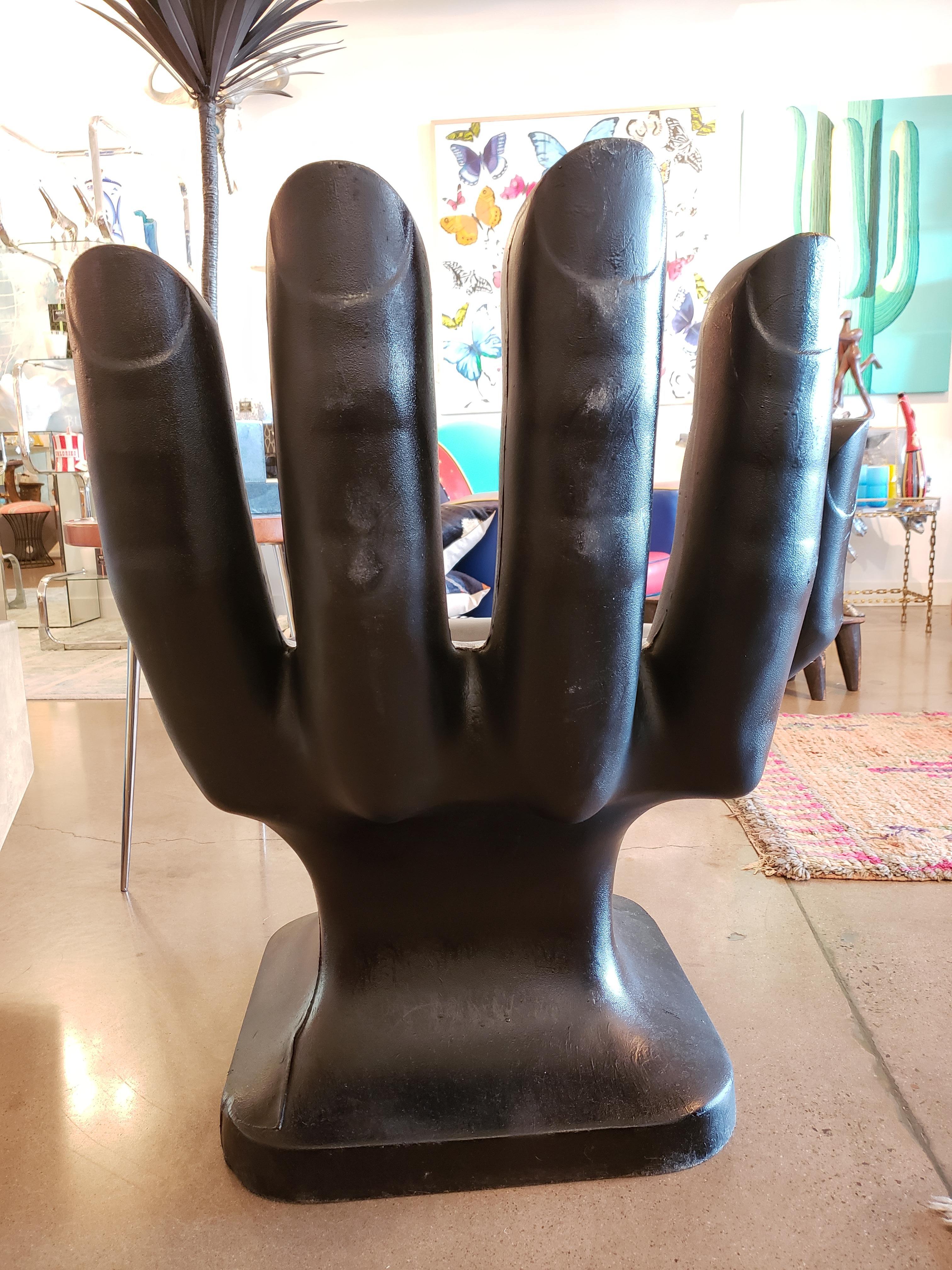 Schwarzer „Hands Up“-Stuhl im Vintage-Stil im Zustand „Gut“ im Angebot in Phoenix, AZ