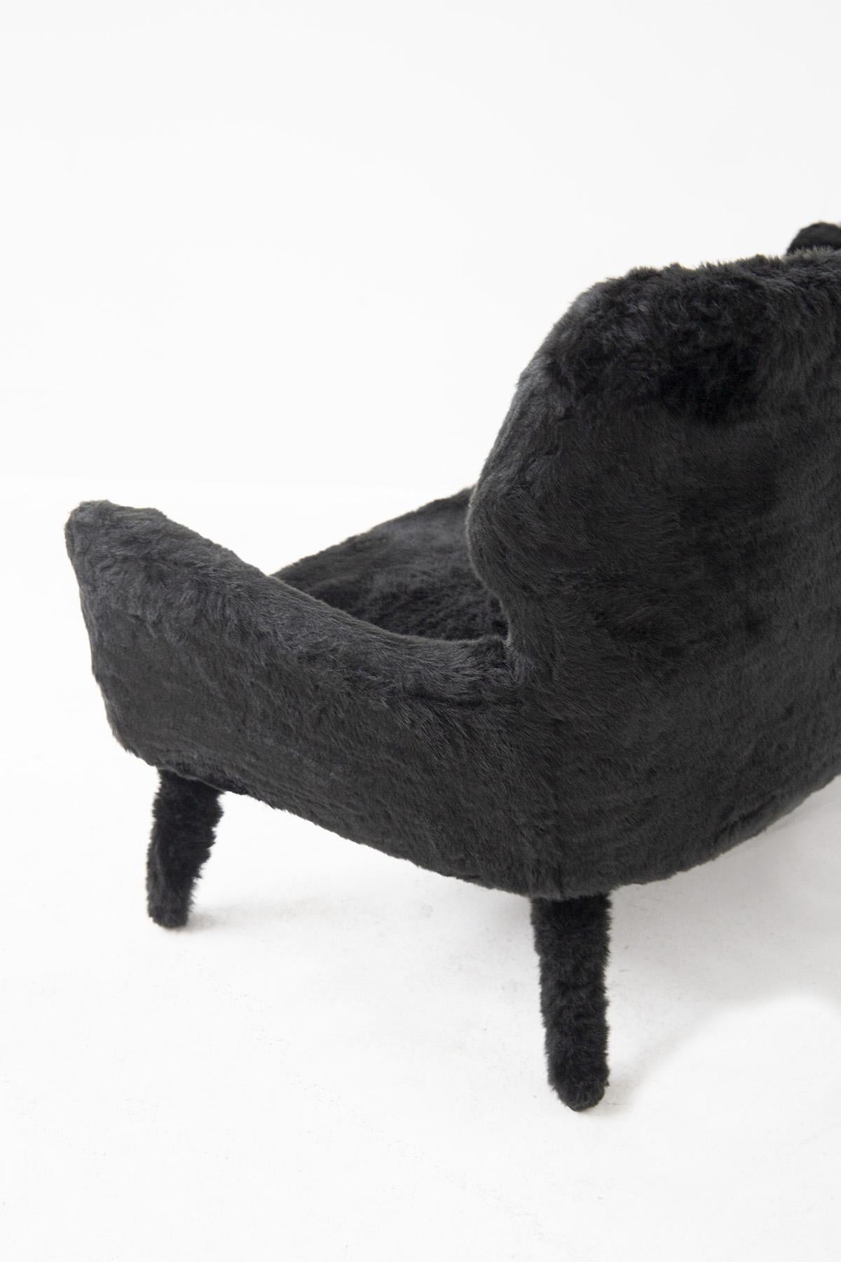Schwarzes Sofa aus Nerzimitat in Schwarz im Zustand „Gut“ im Angebot in Milano, IT