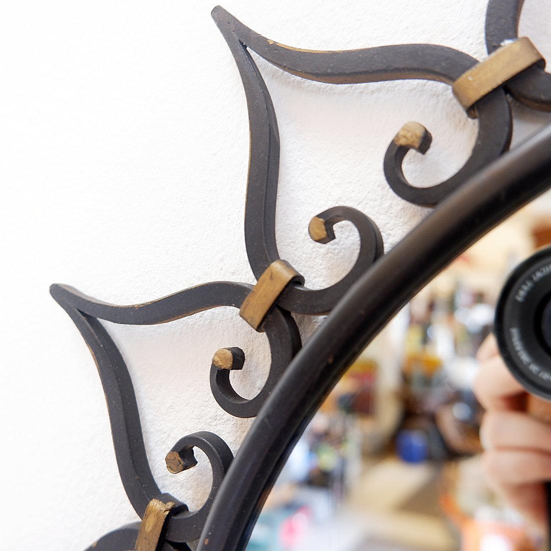 Bohème Miroir solaire vintage à cadre en fer forgé noir, Chaty Vallauris Style 1950s en vente