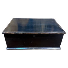 Scatola vintage laccata nera, stile Art Nouveau, metà del XX secolo