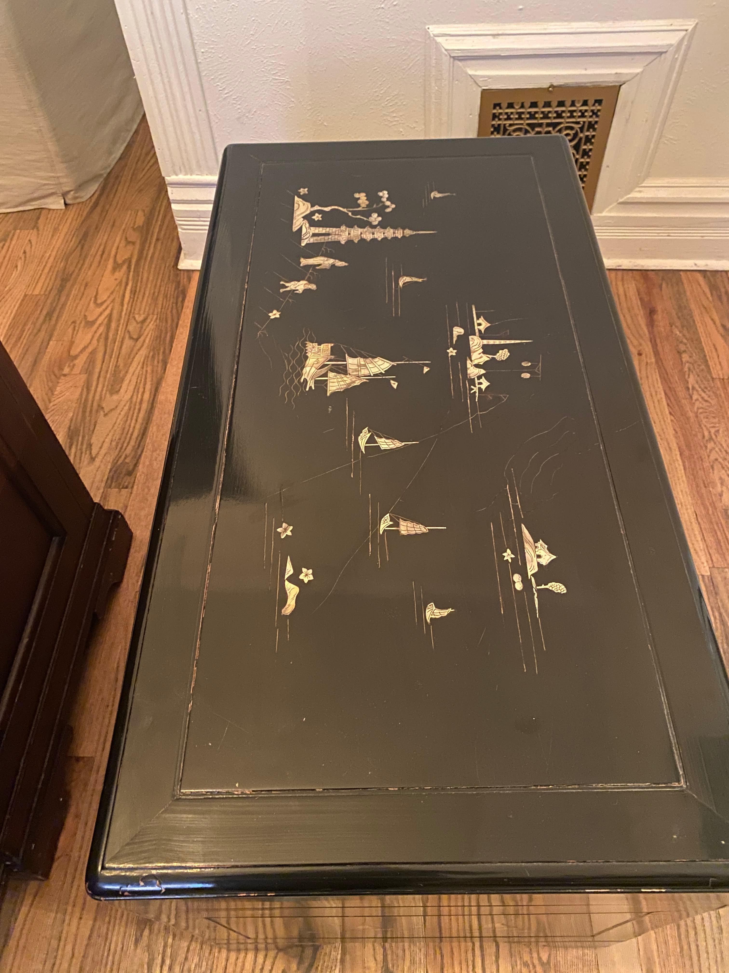 Vintage Black Lacquer Chinoiserie Wedding Chest With Mother of Pearl Inlay For Sale 6