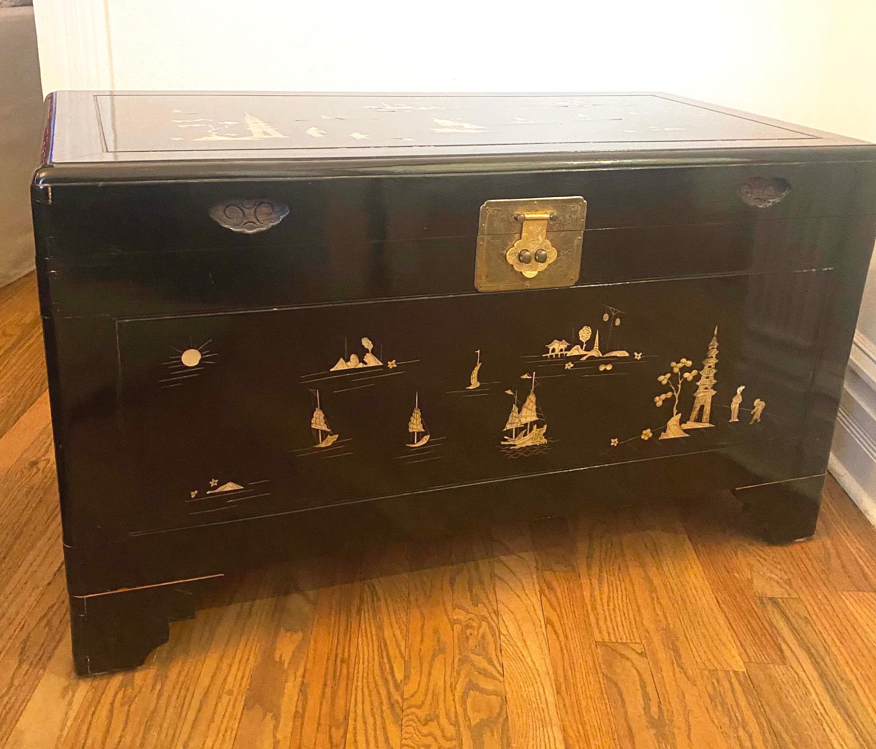 20th Century Vintage Black Lacquer Chinoiserie Wedding Chest With Mother of Pearl Inlay For Sale