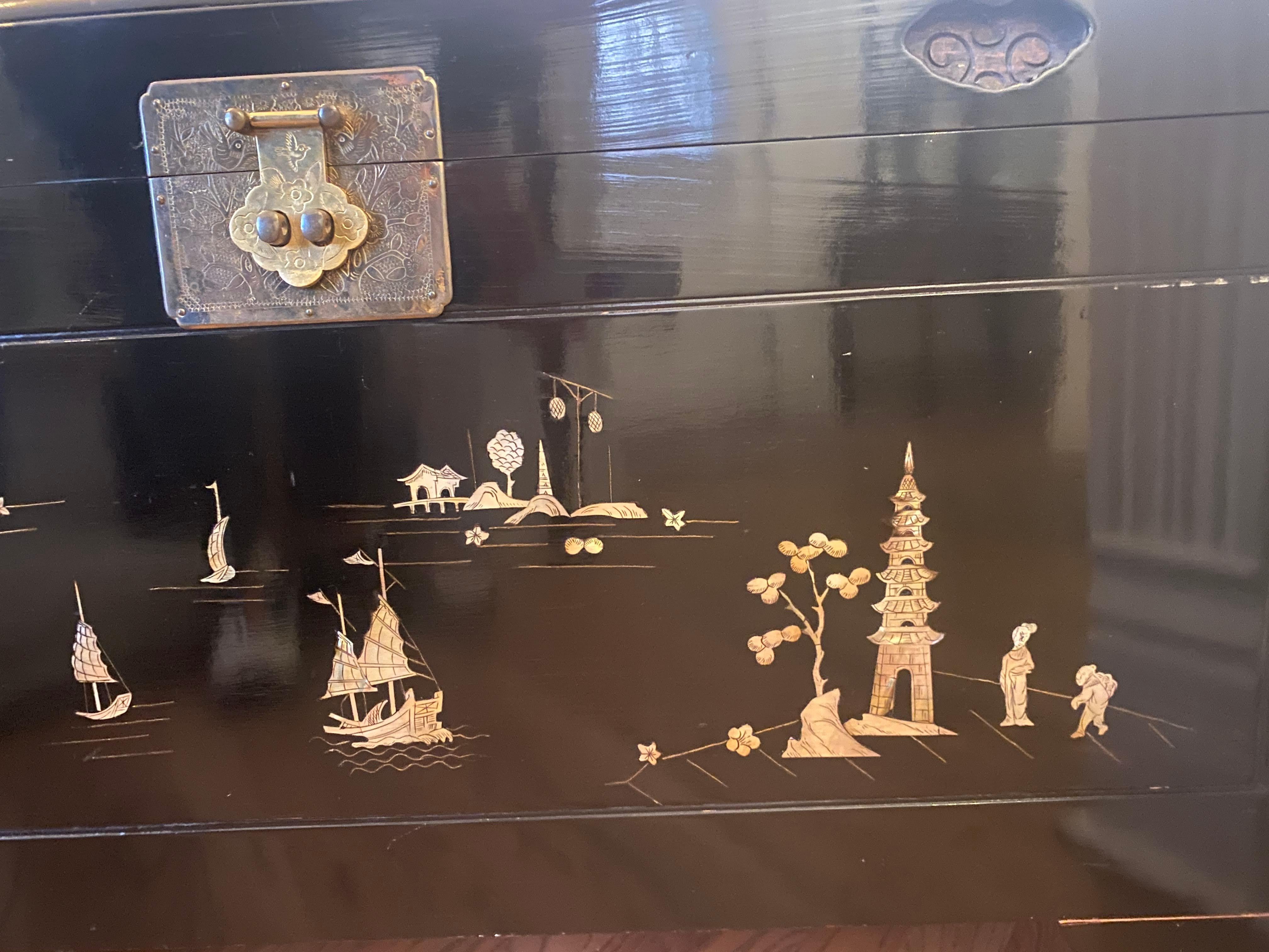 Vintage Black Lacquer Chinoiserie Wedding Chest With Mother of Pearl Inlay For Sale 1
