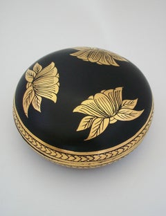 Vintage Black Lacquer & Gilded Papier-Mâché Box - Asia - Late 20th Century