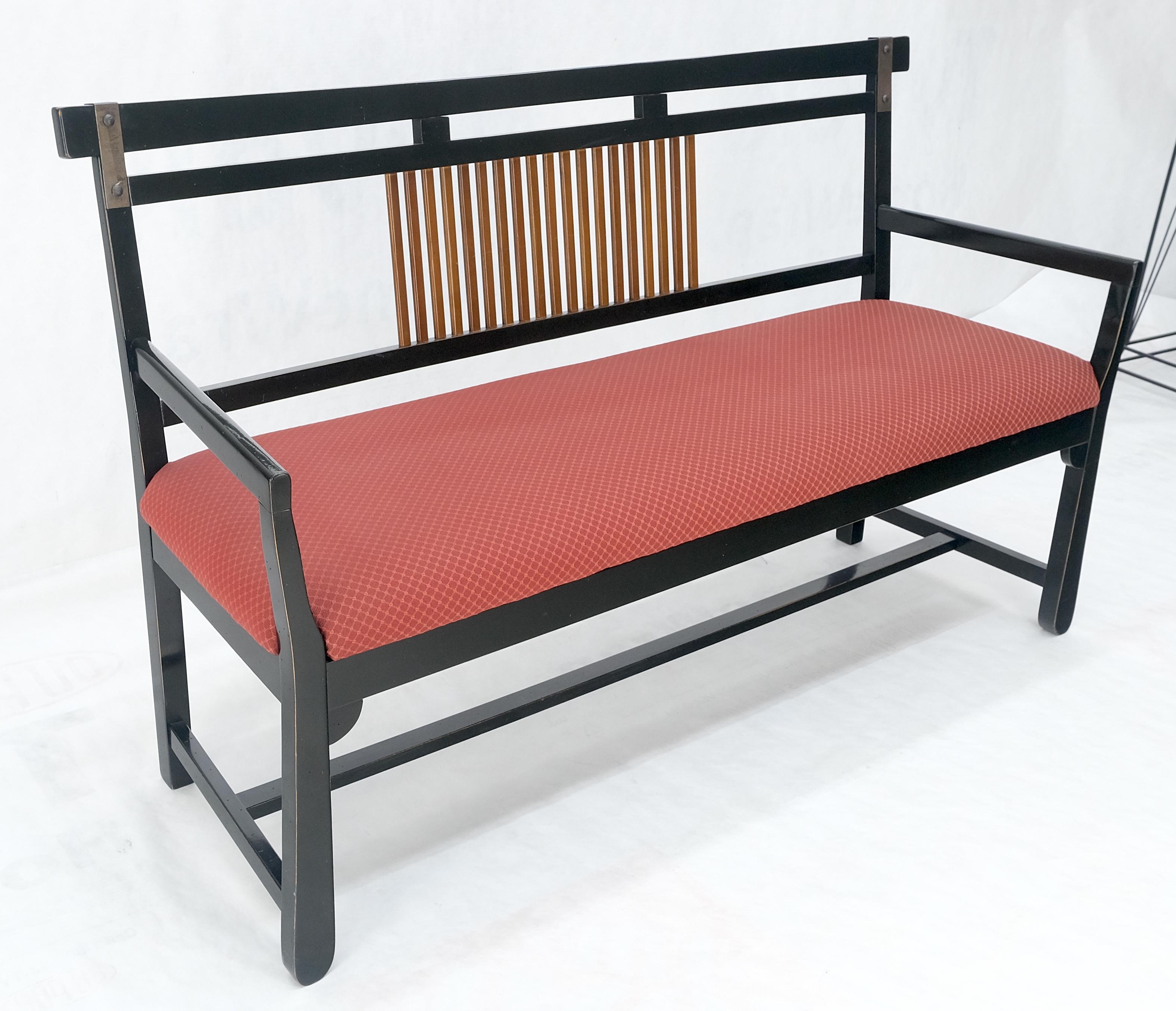 Vintage Black Lacquer Red Upholstery Bench w/ Arms Slotted Back MINT For Sale 4