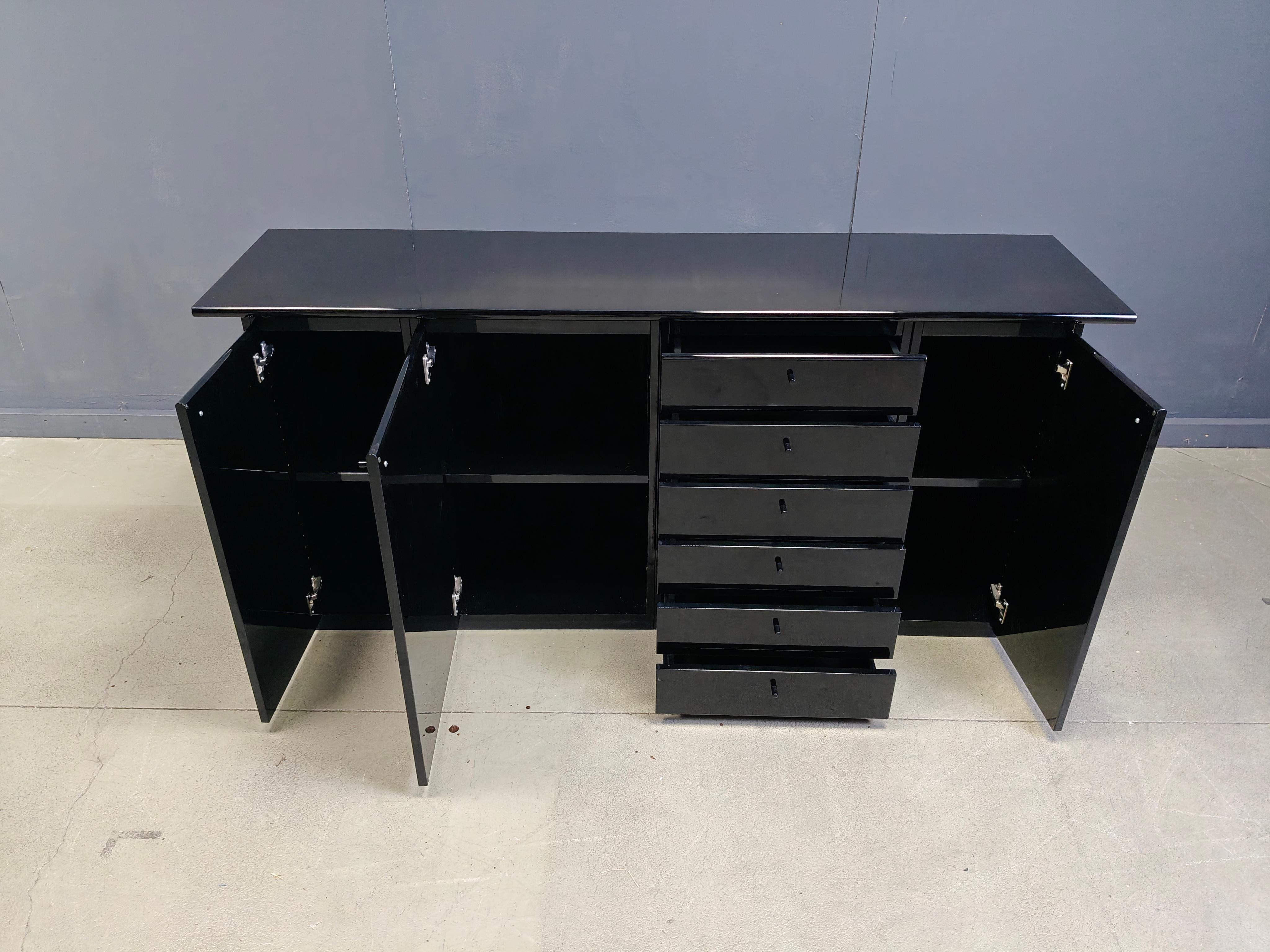 Post-Modern Vintage black lacquer sideboard, 1970s For Sale