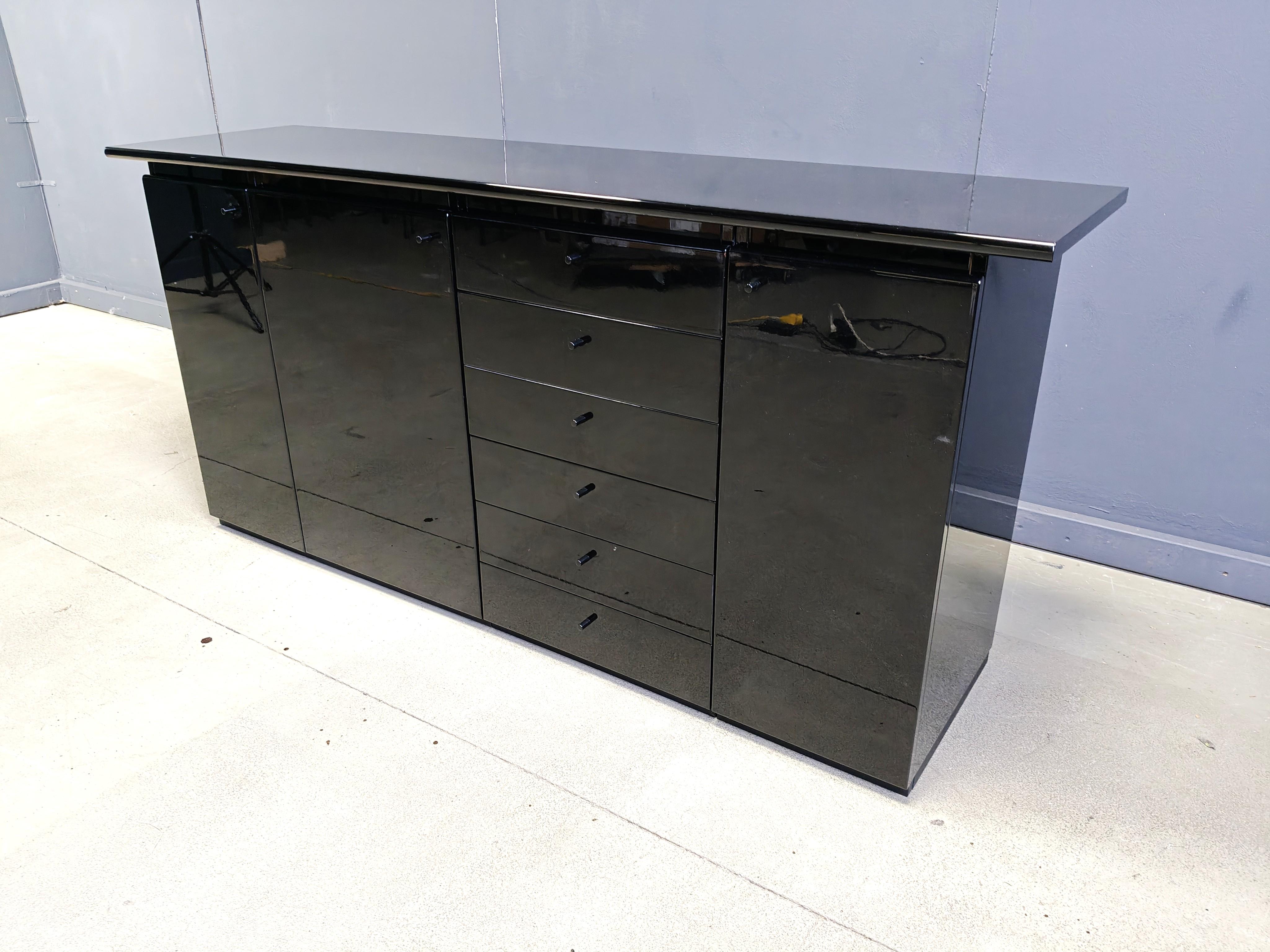 Vintage black lacquer sideboard, 1970s In Good Condition For Sale In Leuven, Vlaams Gewest