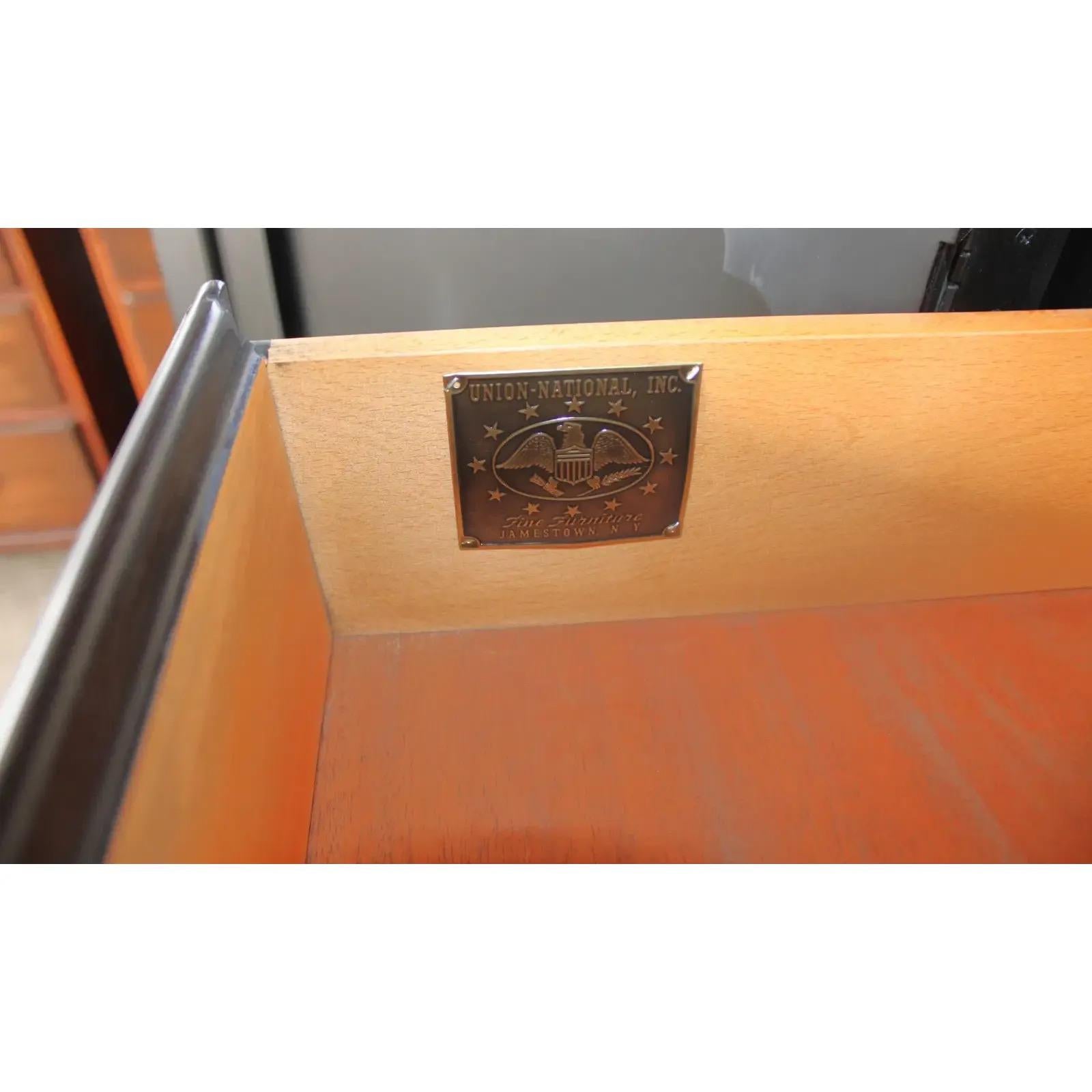 Aparador interior vintage lacado en negro Union National en venta 1