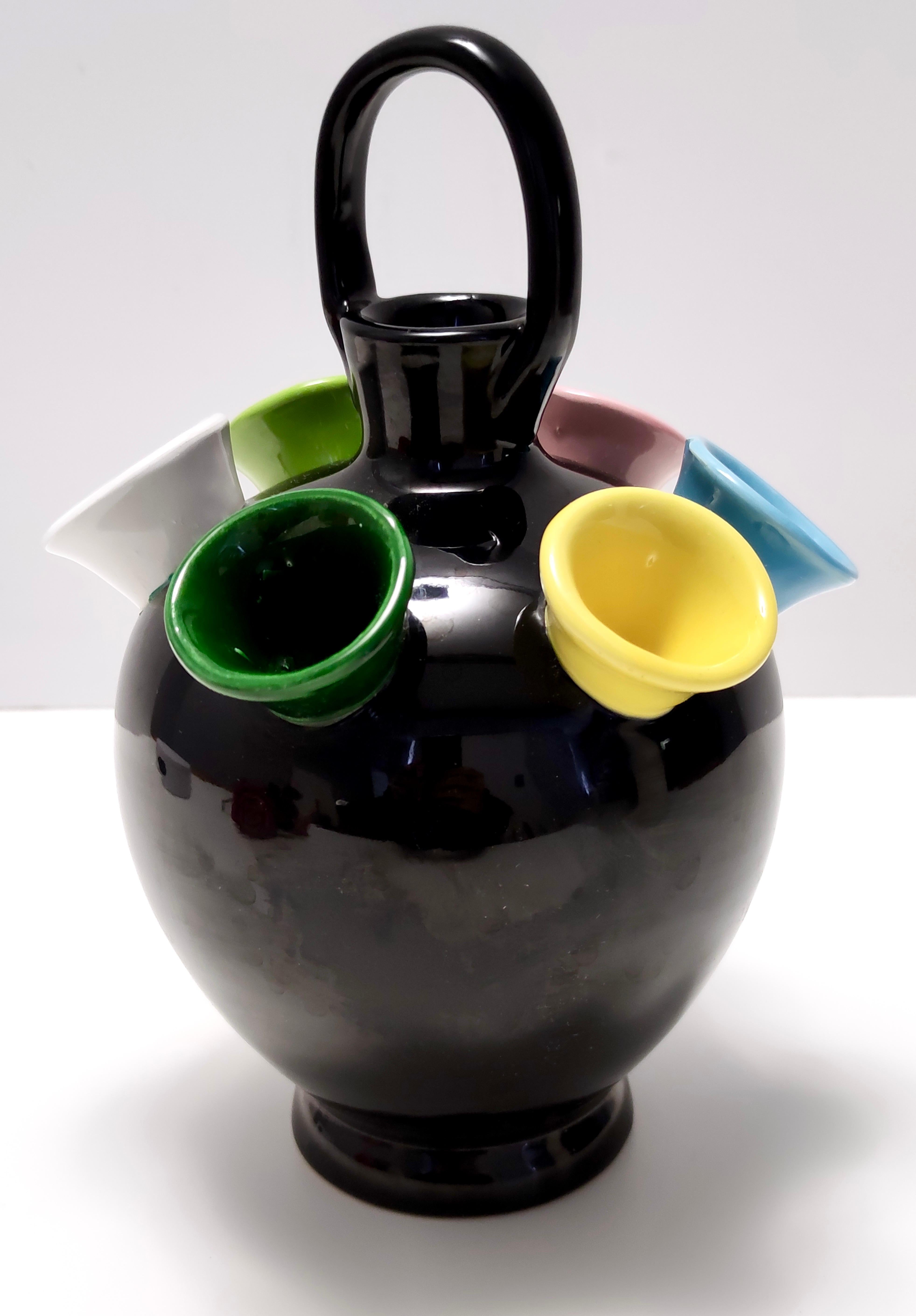 Céramique Vase tulipe vintage en céramique laquée noire reconnaissable à Pucci Umbertide, Italie en vente