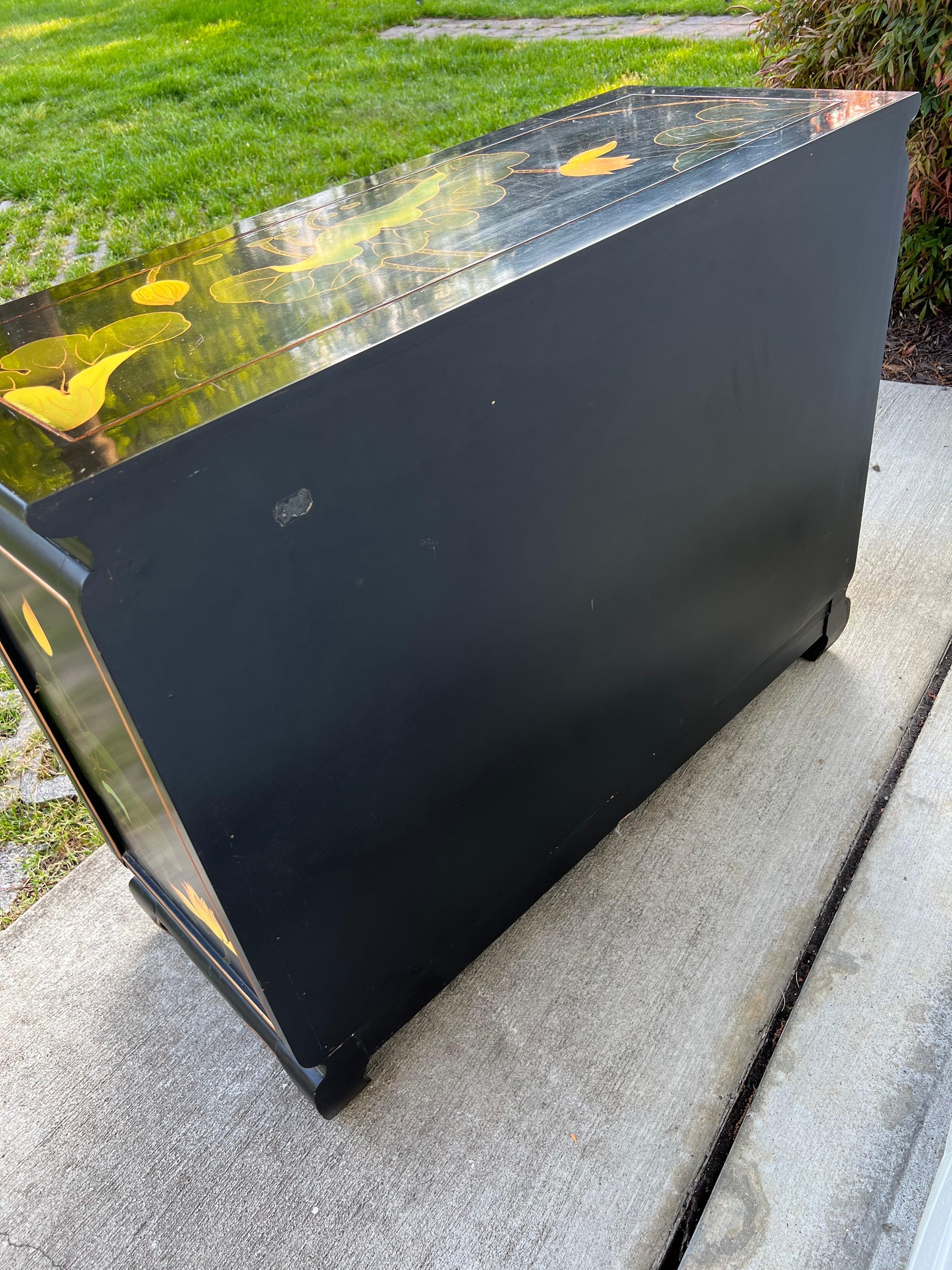 Vintage Black Lacquered Chinoiserie Buffet with Flora Design In Good Condition For Sale In Fort Washington, MD