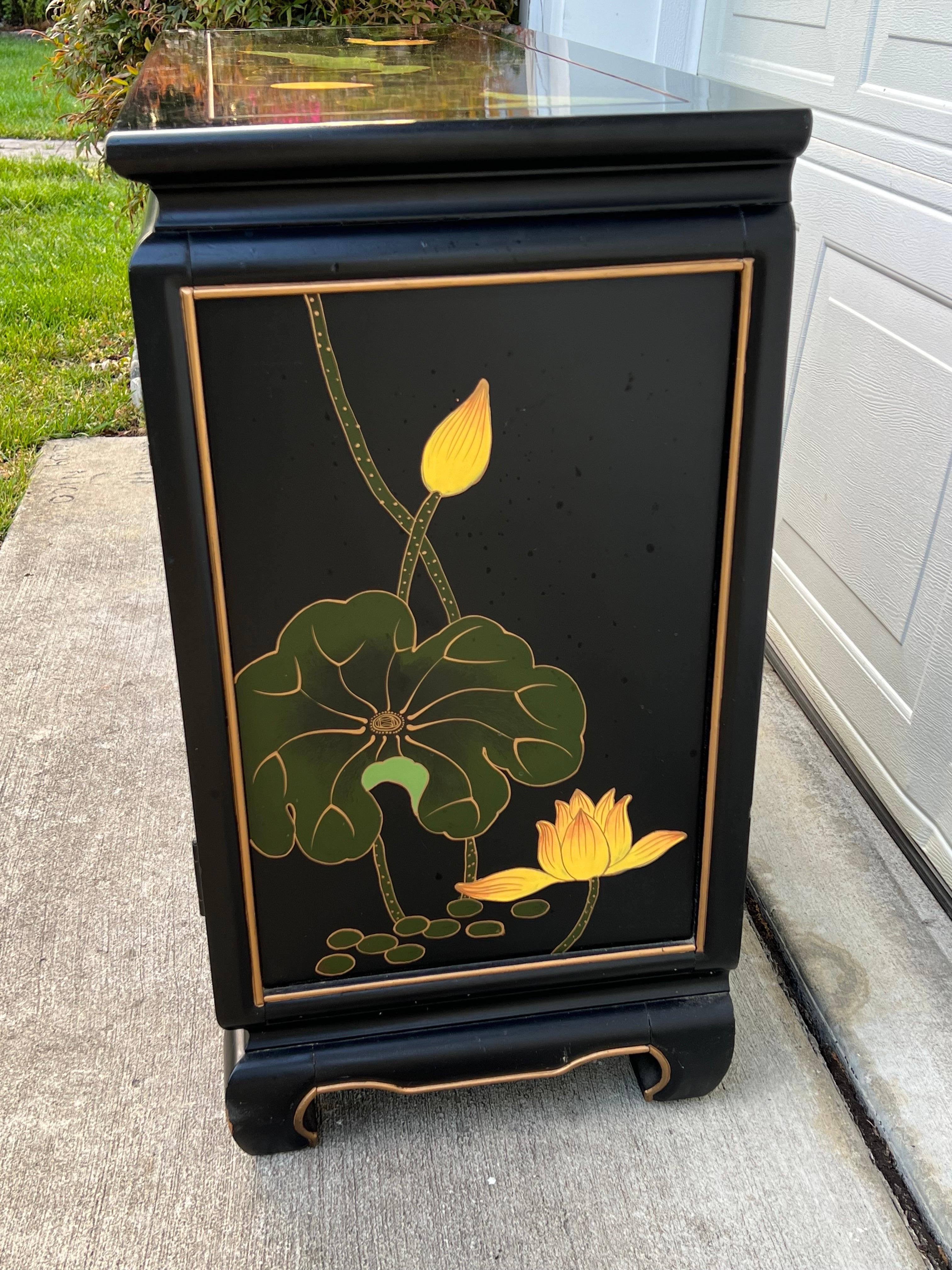 20th Century Vintage Black Lacquered Chinoiserie Buffet with Flora Design For Sale