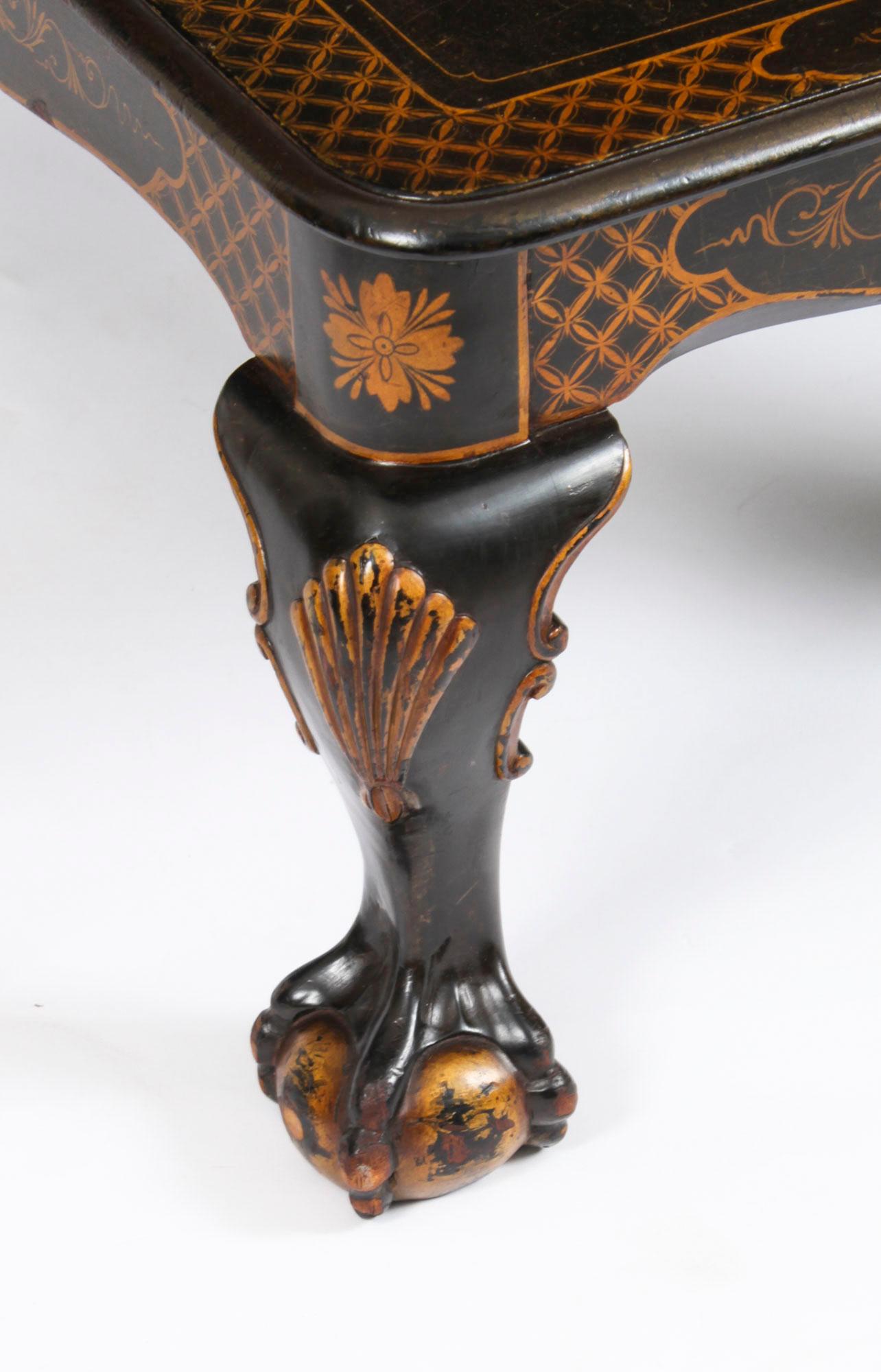 Mesa de centro vintage de Chinoiserie lacada en negro Mediados del siglo XX en venta 6