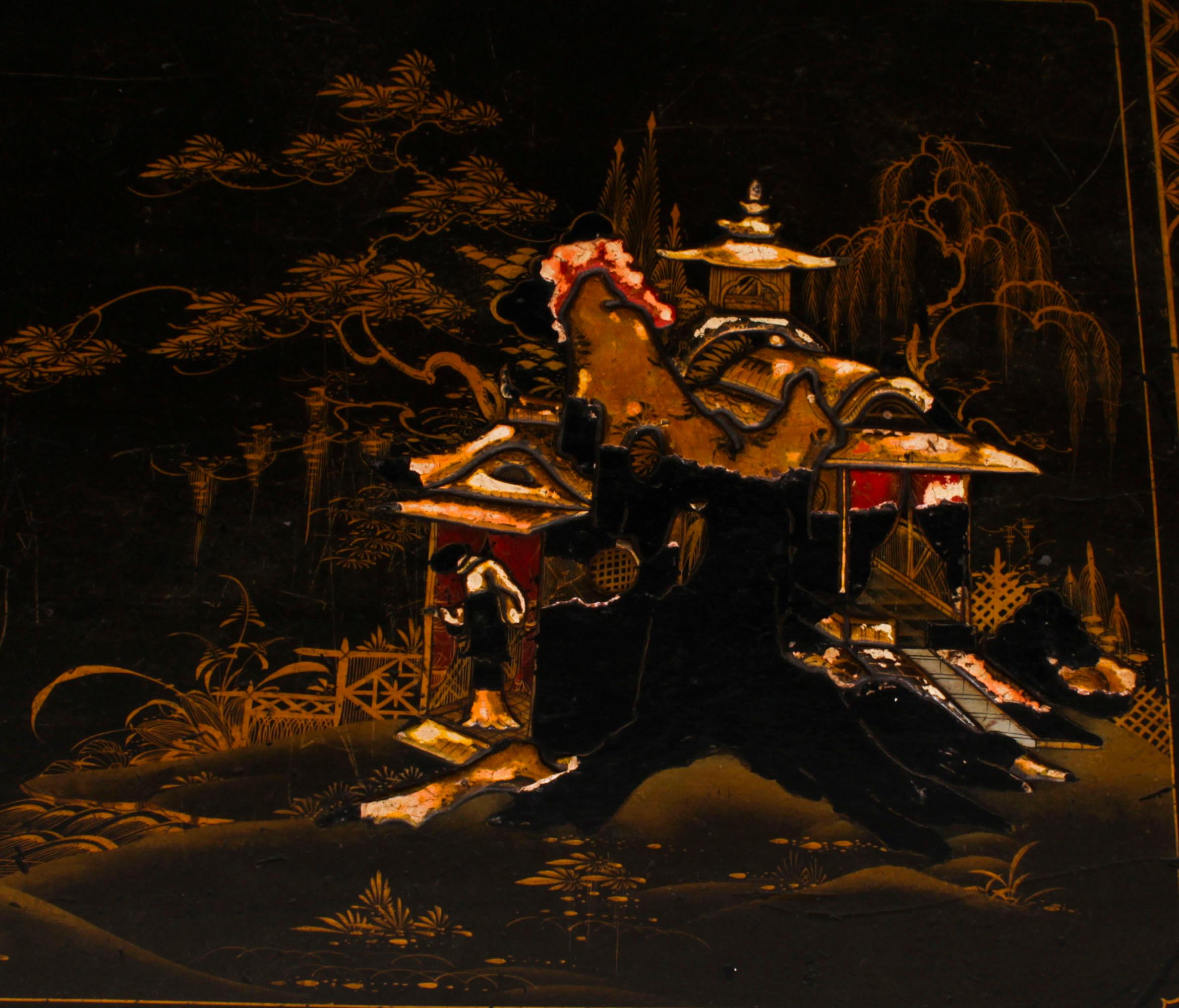 Mesa de centro vintage de Chinoiserie lacada en negro Mediados del siglo XX Otro en venta
