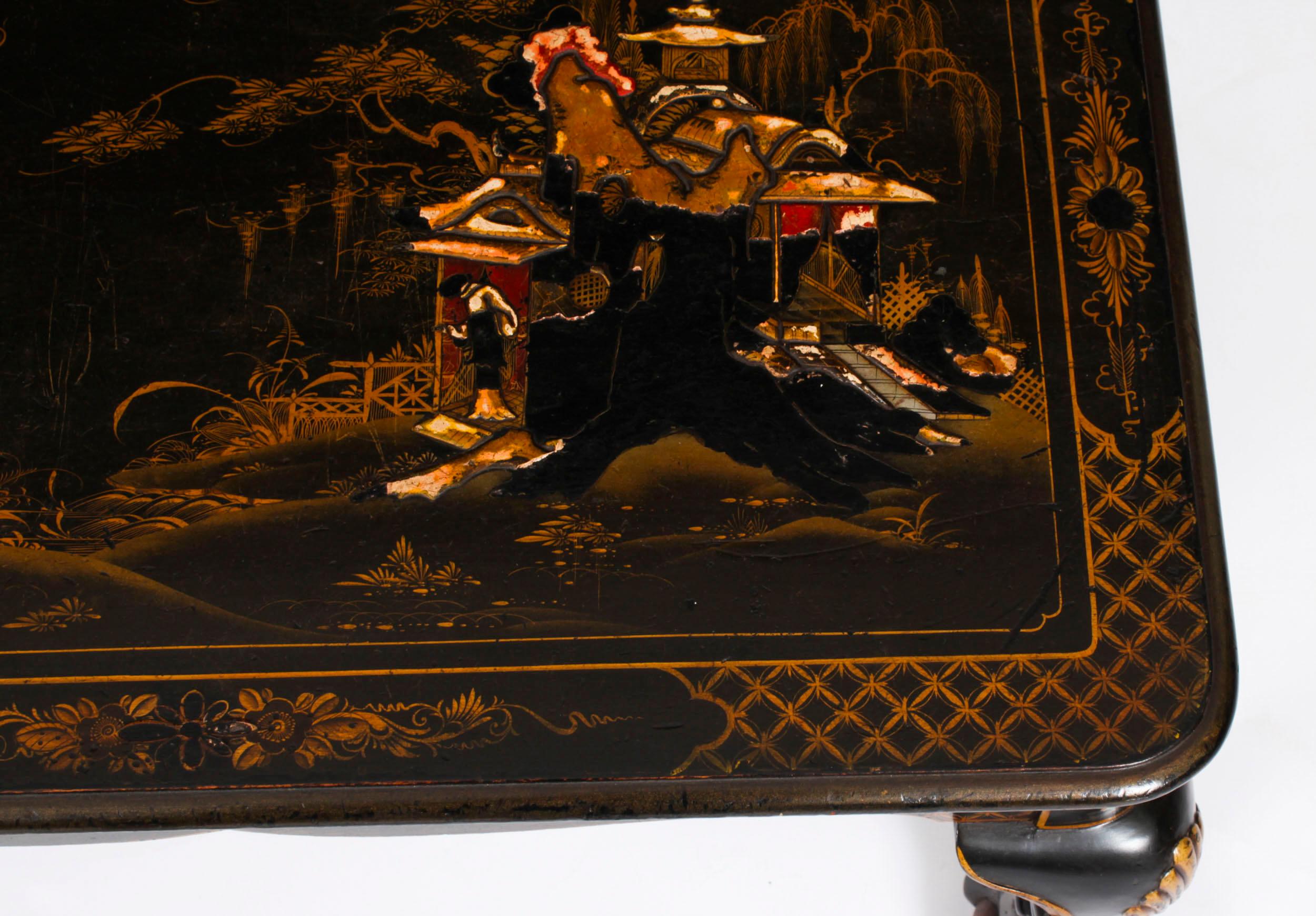 Mesa de centro vintage de Chinoiserie lacada en negro Mediados del siglo XX en venta 1
