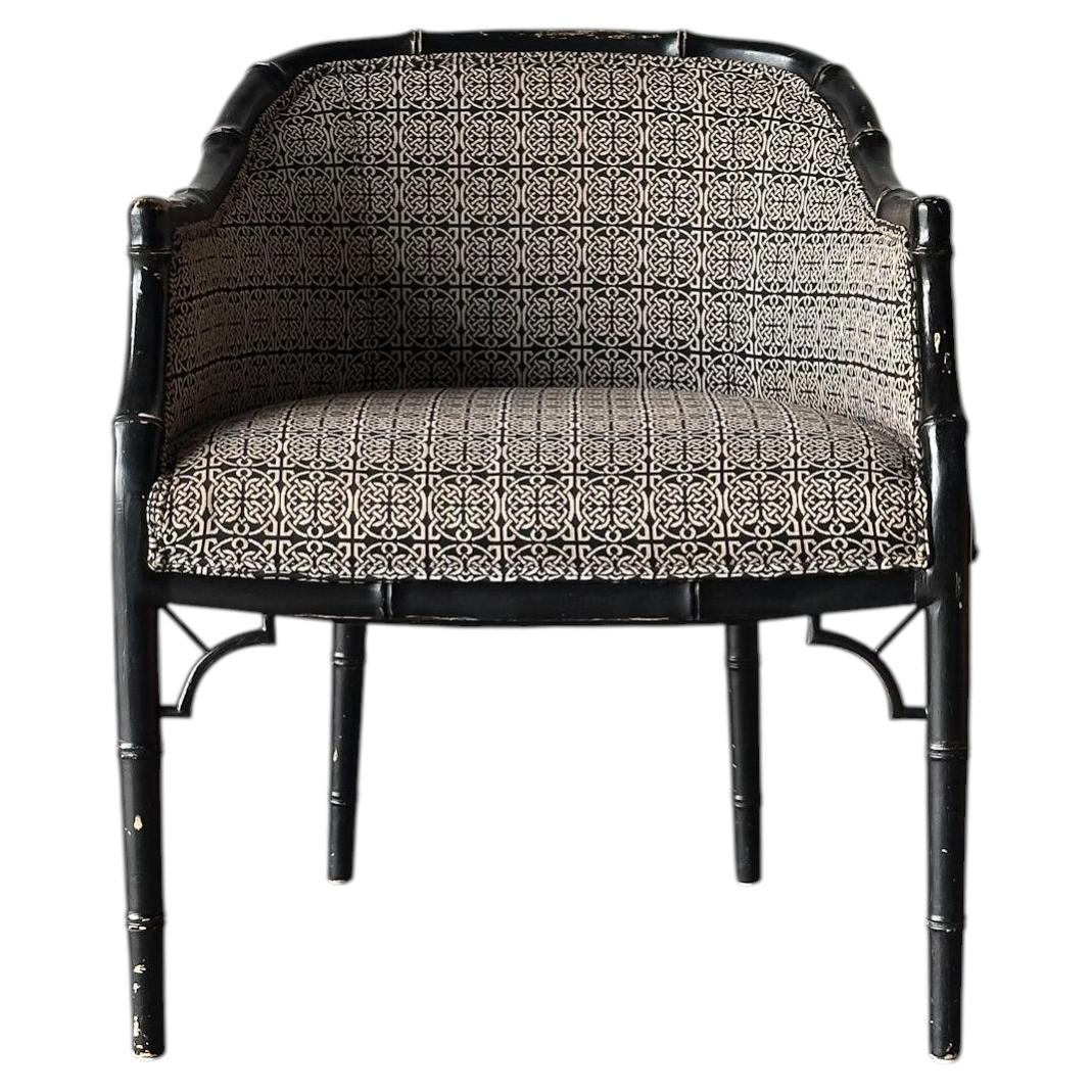 Schwarz lackierter Sessel mit Bambusimitat und gerückter Rückenlehne, 1980er Jahre im Angebot