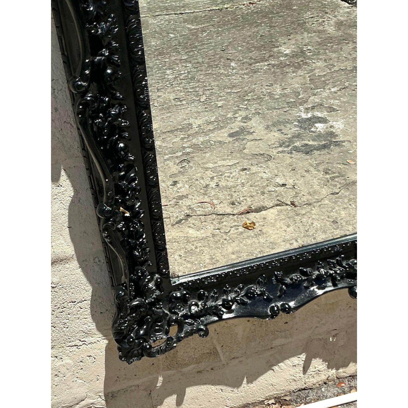 Espejo alto rococó vintage lacado en negro en Bueno estado para la venta en west palm beach, FL