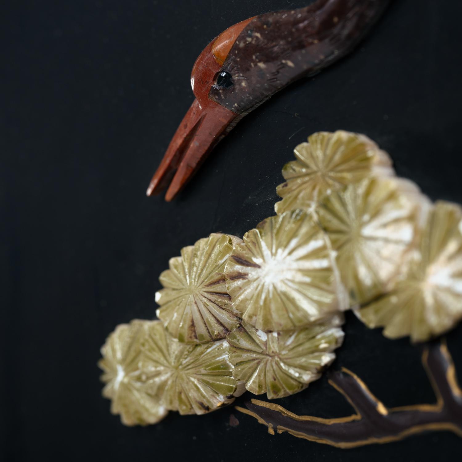 Paravent vintage chinois laqué noir, oiseaux sculptés en pierre, mozaïque en vente 7