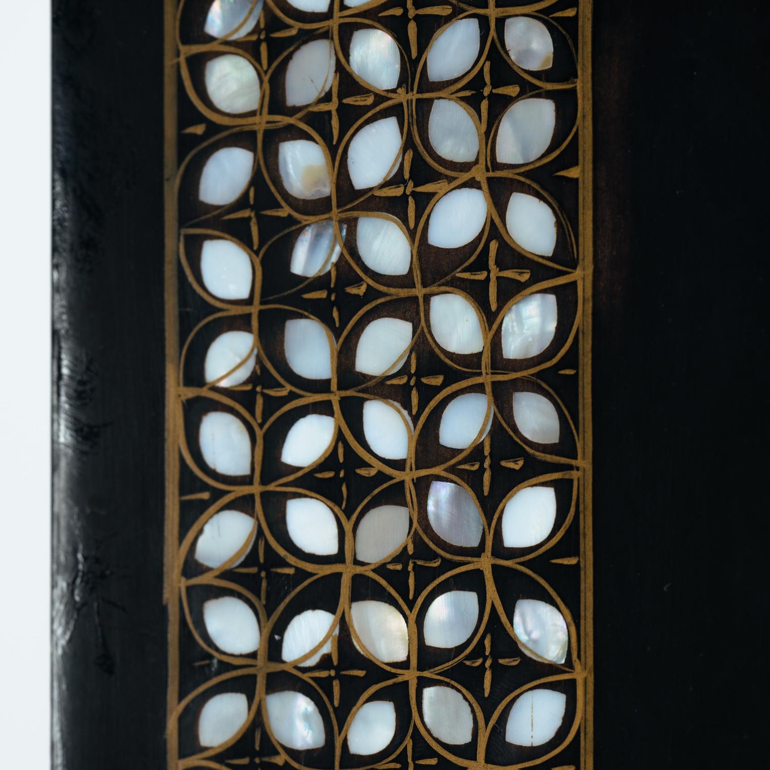 Roomdivider black chinese with mother of pearl mozaic, stone carved birds, 1950s 10
