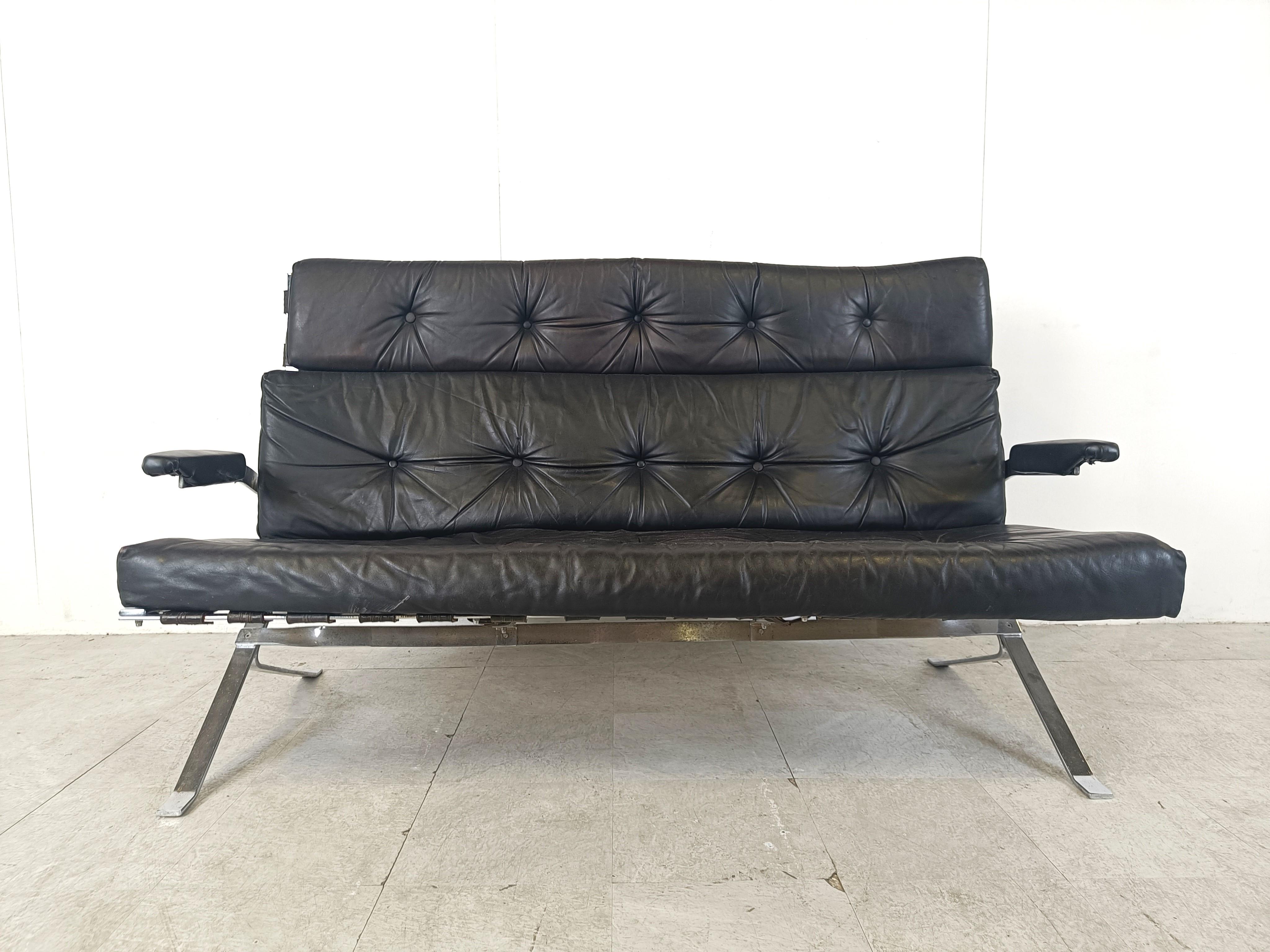 Vintage black leather and chrome sofa, 1970s In Good Condition For Sale In HEVERLEE, BE