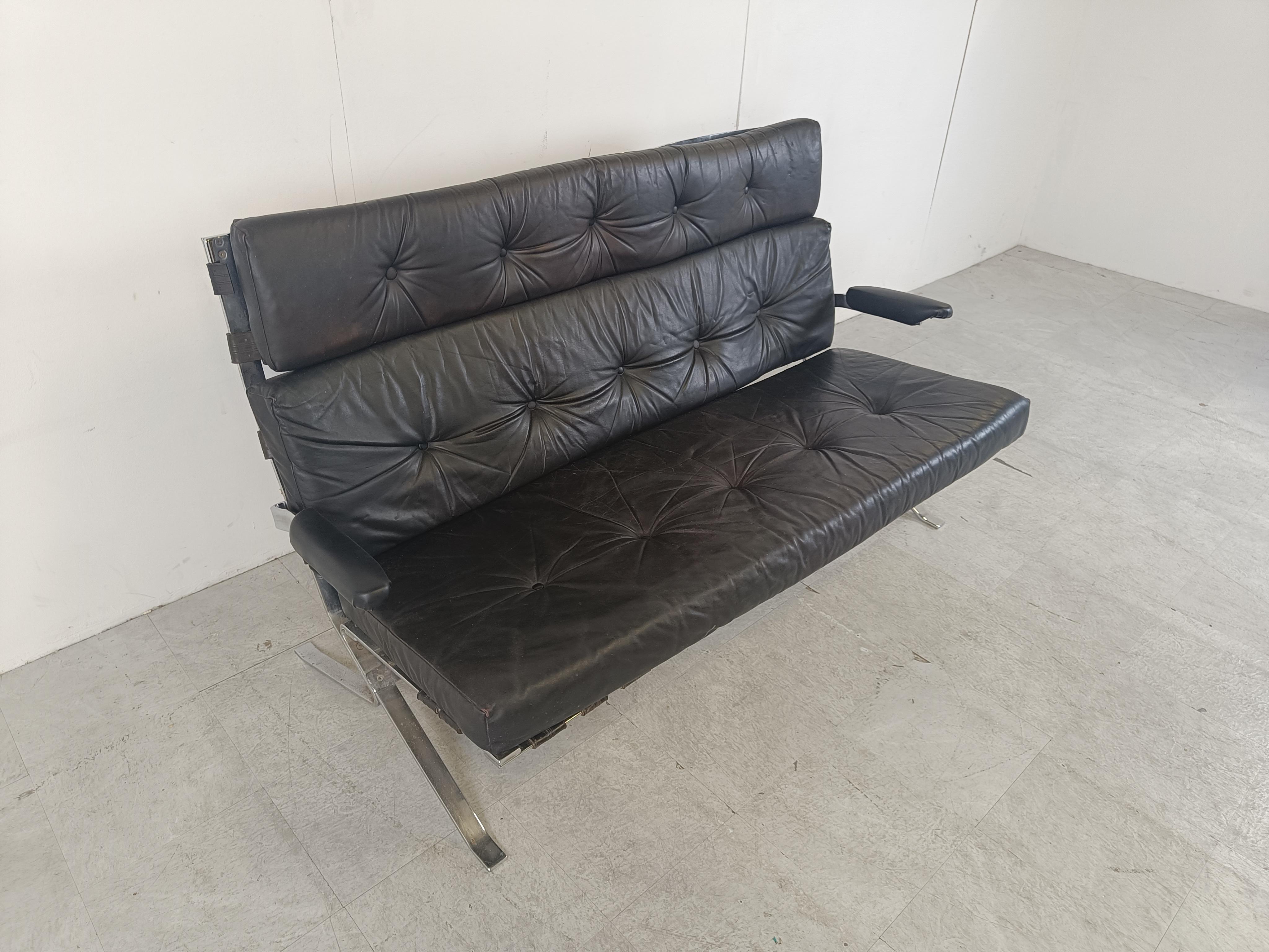 Leather Vintage black leather and chrome sofa, 1970s For Sale