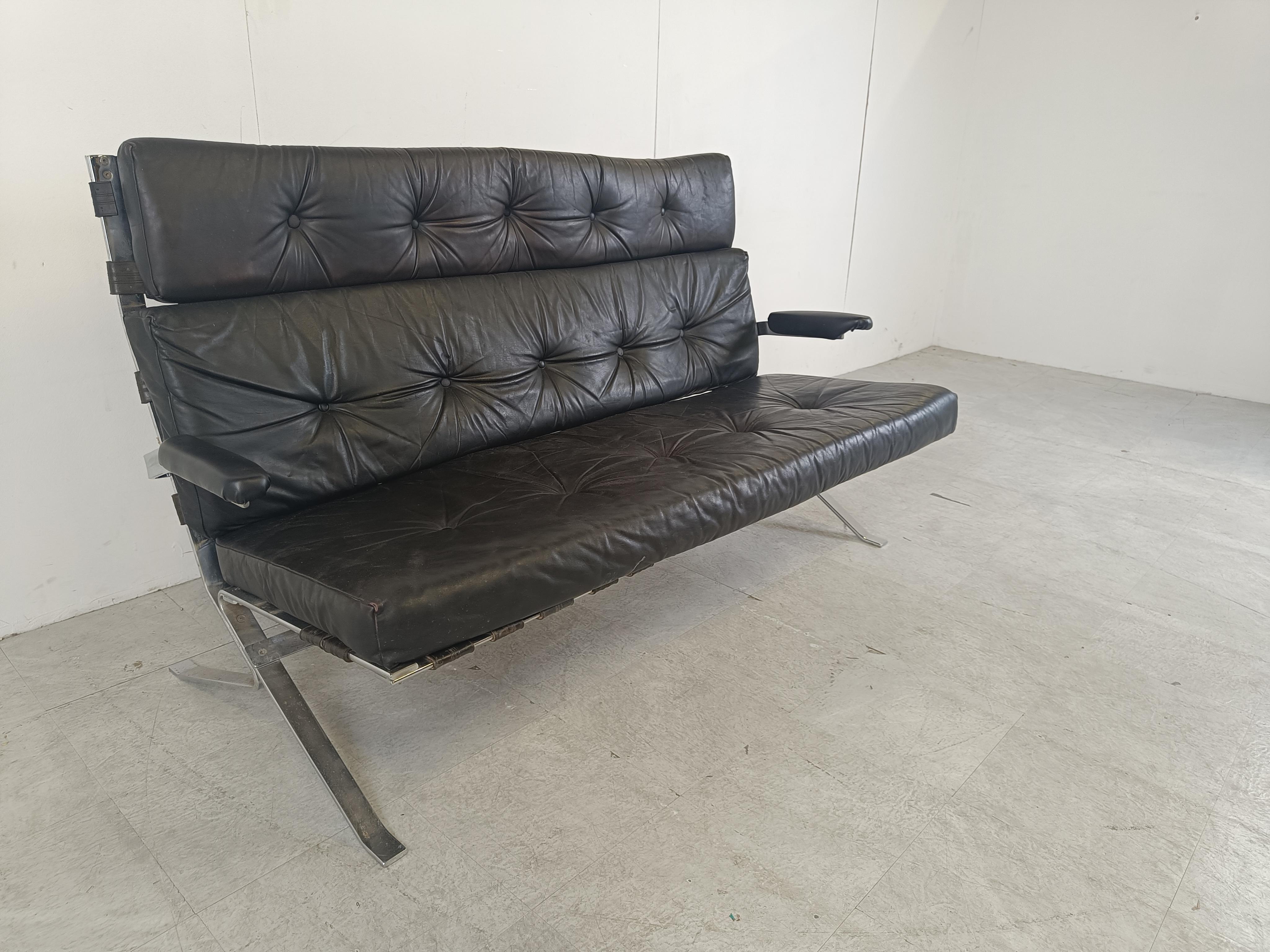 Vintage black leather and chrome sofa, 1970s For Sale 1