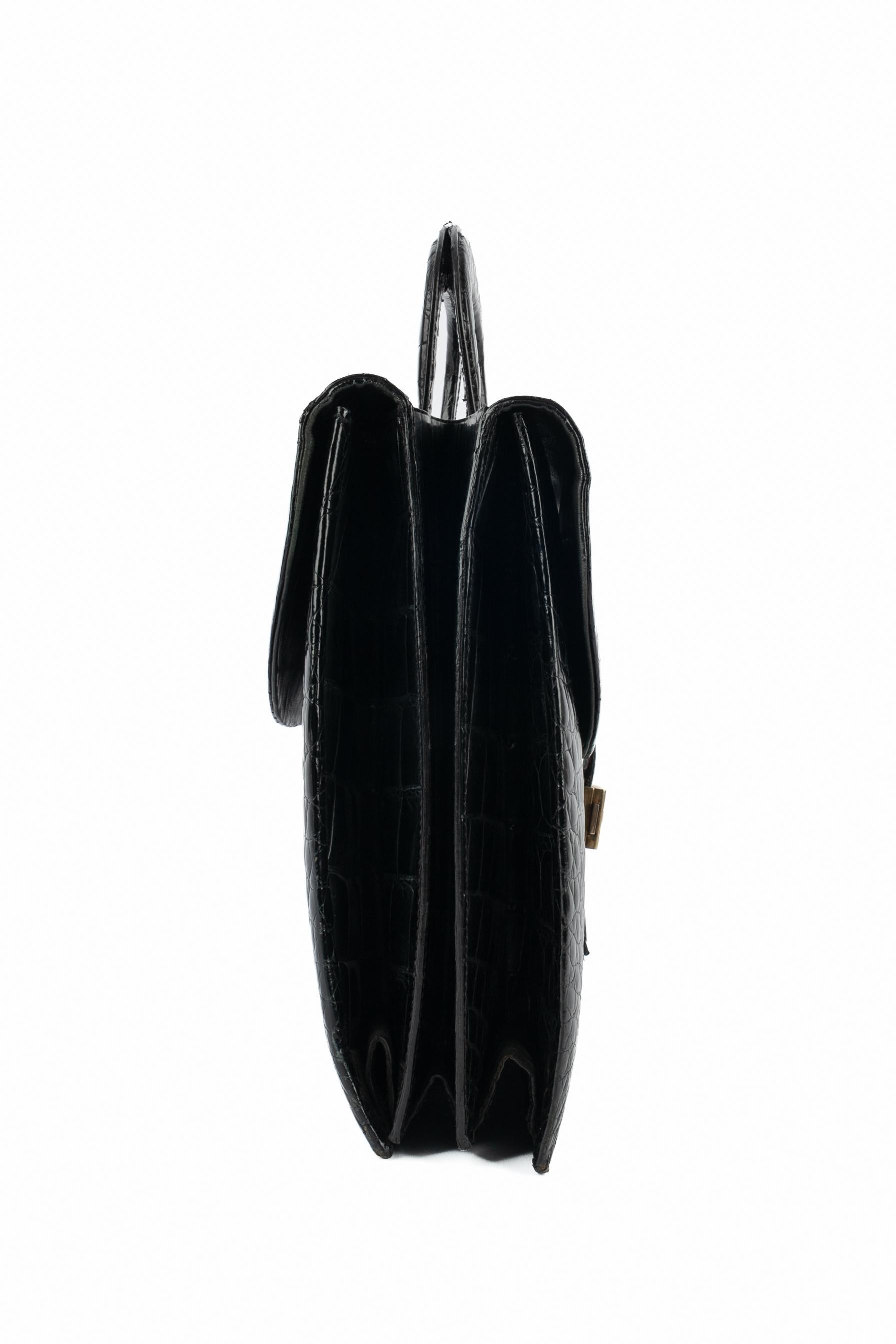 Women's or Men's Vintage black leather bag / briefcase For Sale