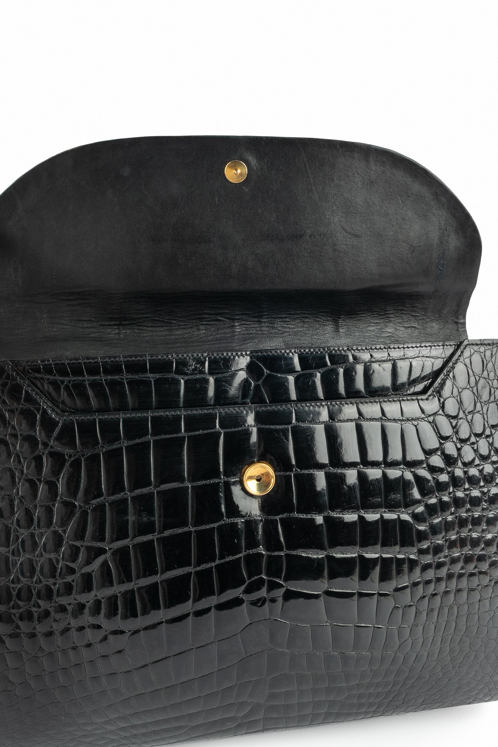 Vintage black leather bag / briefcase For Sale 3