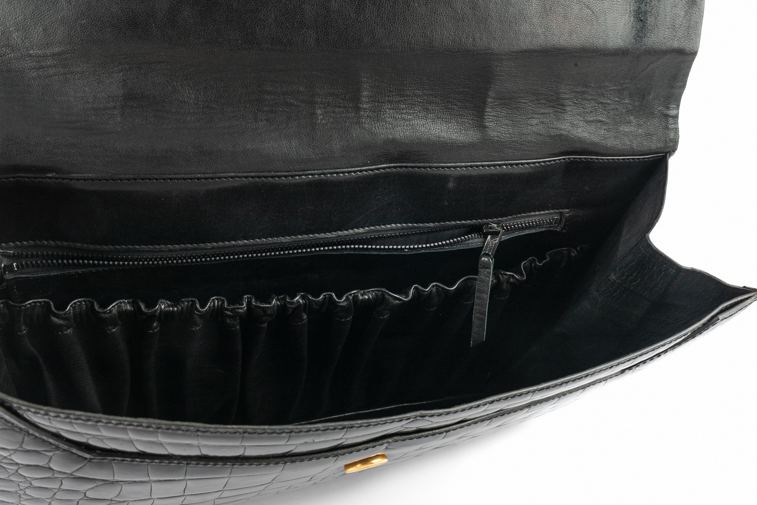 Vintage black leather bag / briefcase For Sale 4