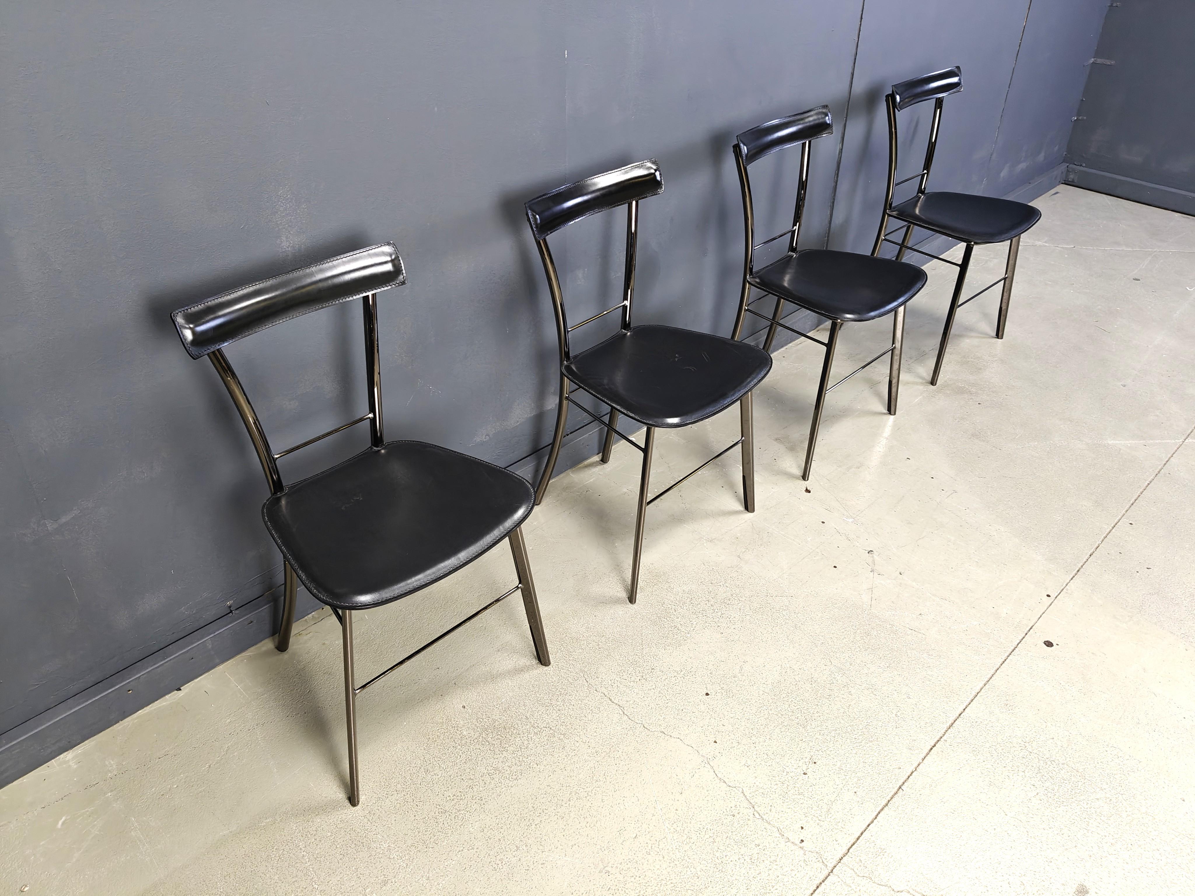 Fin du 20e siècle Chaises de salle à manger vintage en cuir noir par Arrben Italie, 1980 - ensemble de 4 en vente