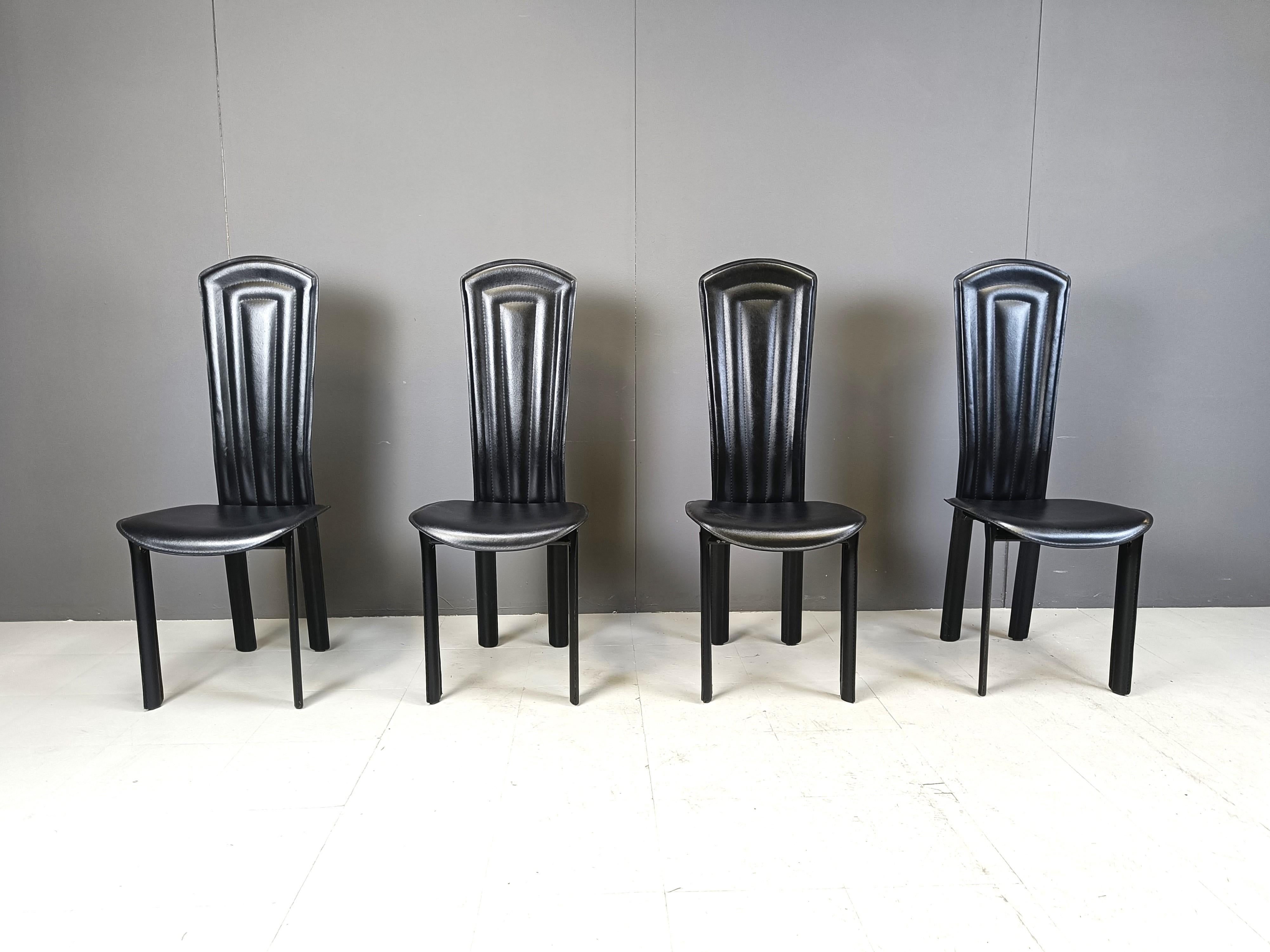 Esszimmerstühle aus schwarzem Leder, 4er-Set, 1980er-Jahre (Postmoderne) im Angebot