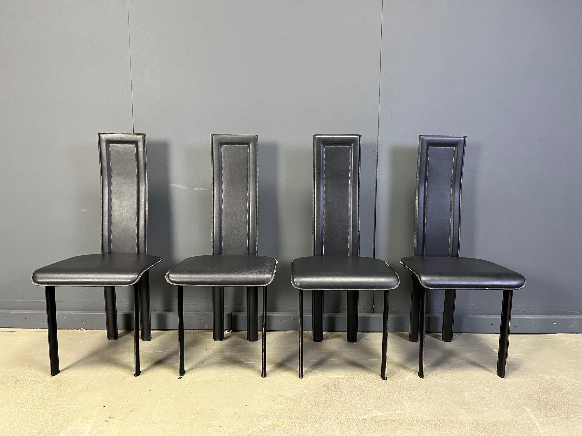 Esszimmerstühle aus schwarzem Leder, 4er-Set, 1980er-Jahre (Postmoderne) im Angebot