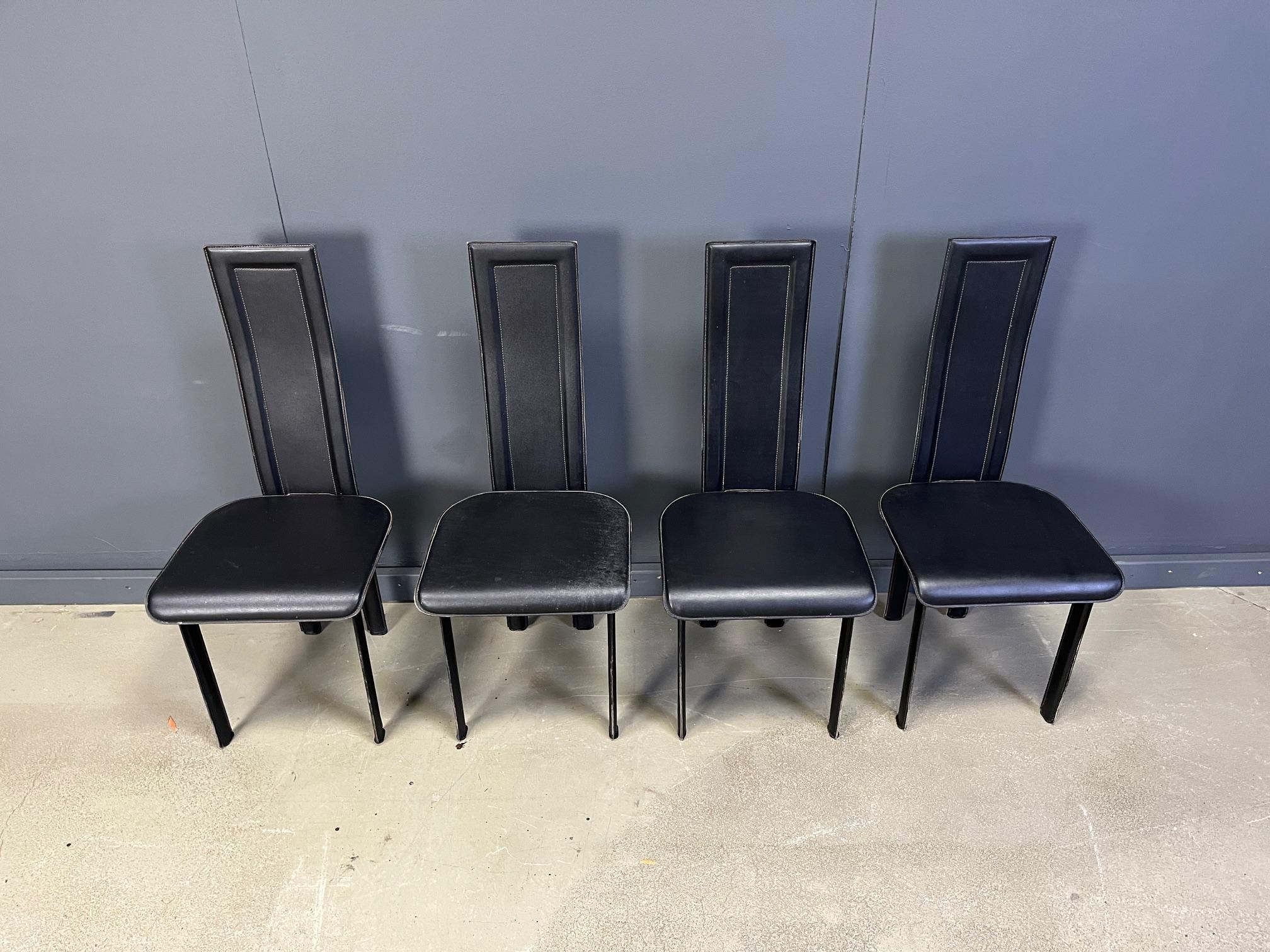 Esszimmerstühle aus schwarzem Leder, 4er-Set, 1980er-Jahre (Ende des 20. Jahrhunderts) im Angebot
