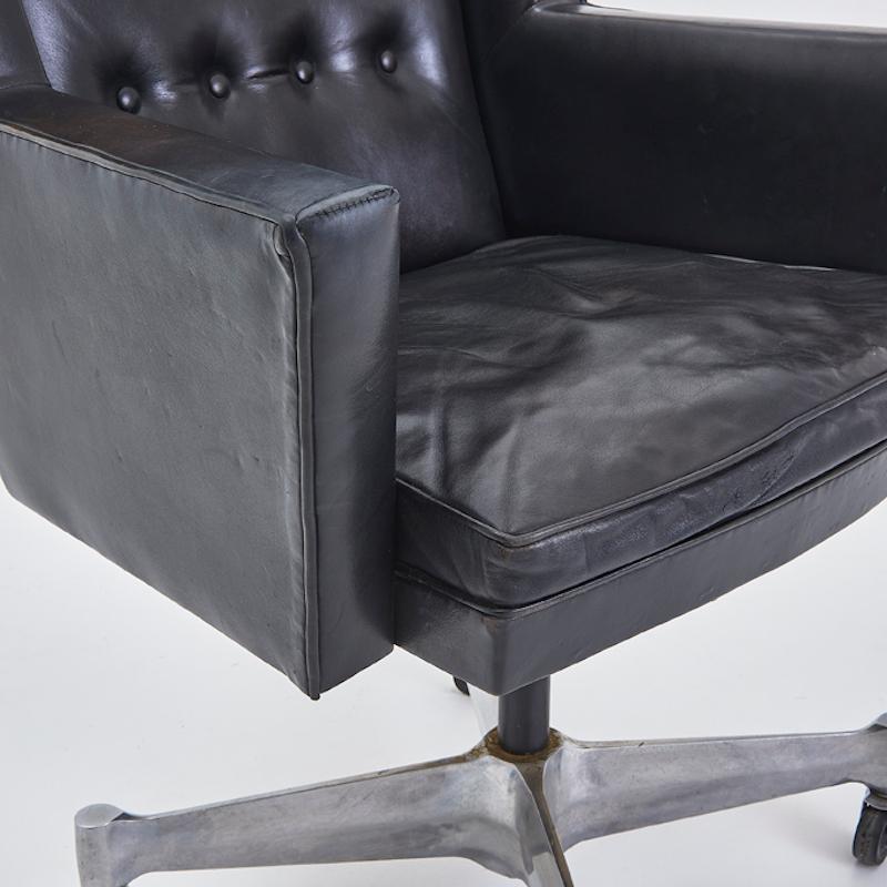 Leather Vintage black leather George Nelson Swivel office chair For Sale
