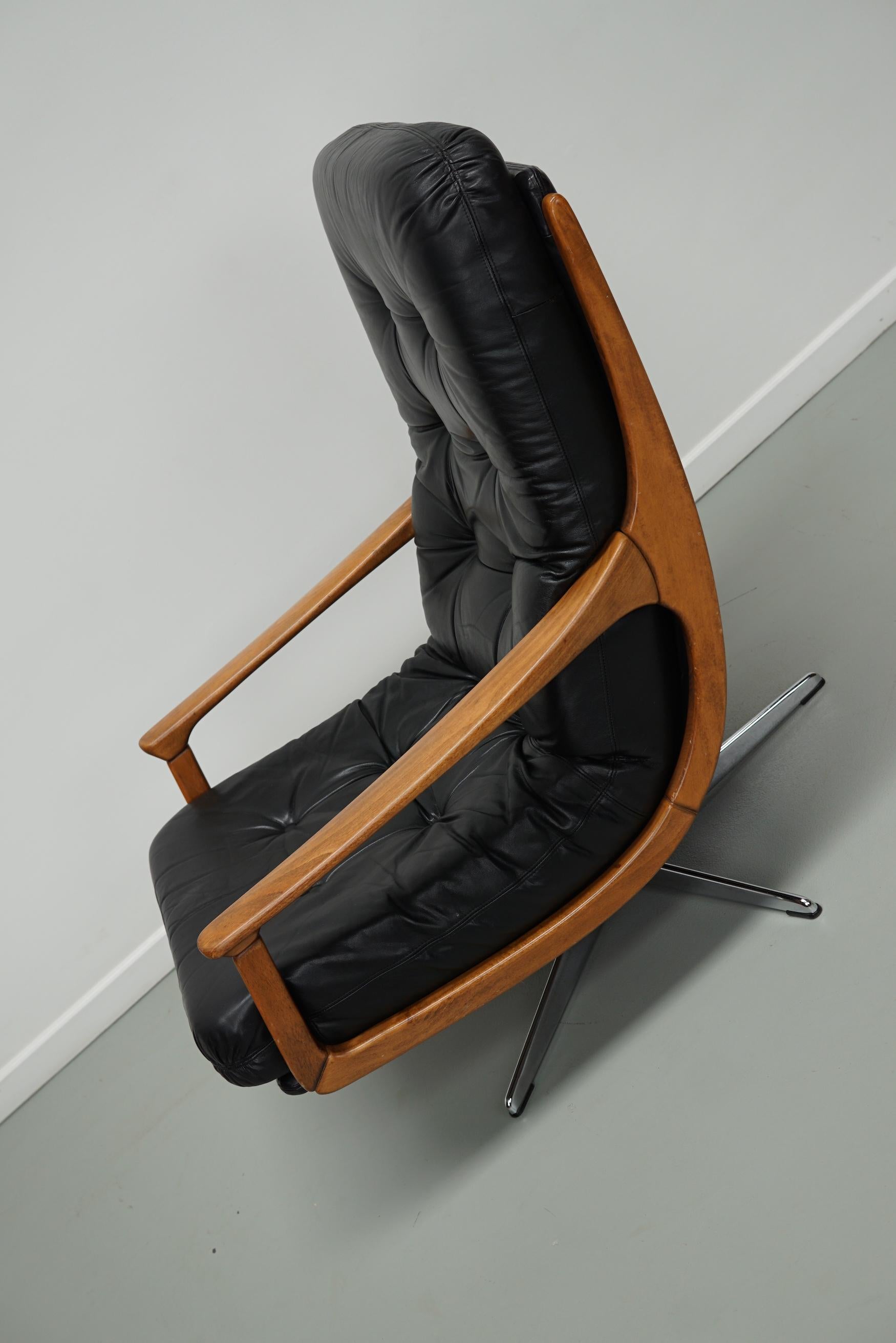 Vintage Black Leather Lounge Chair by Eugen Schmidt For Soloform, 1960s 3
