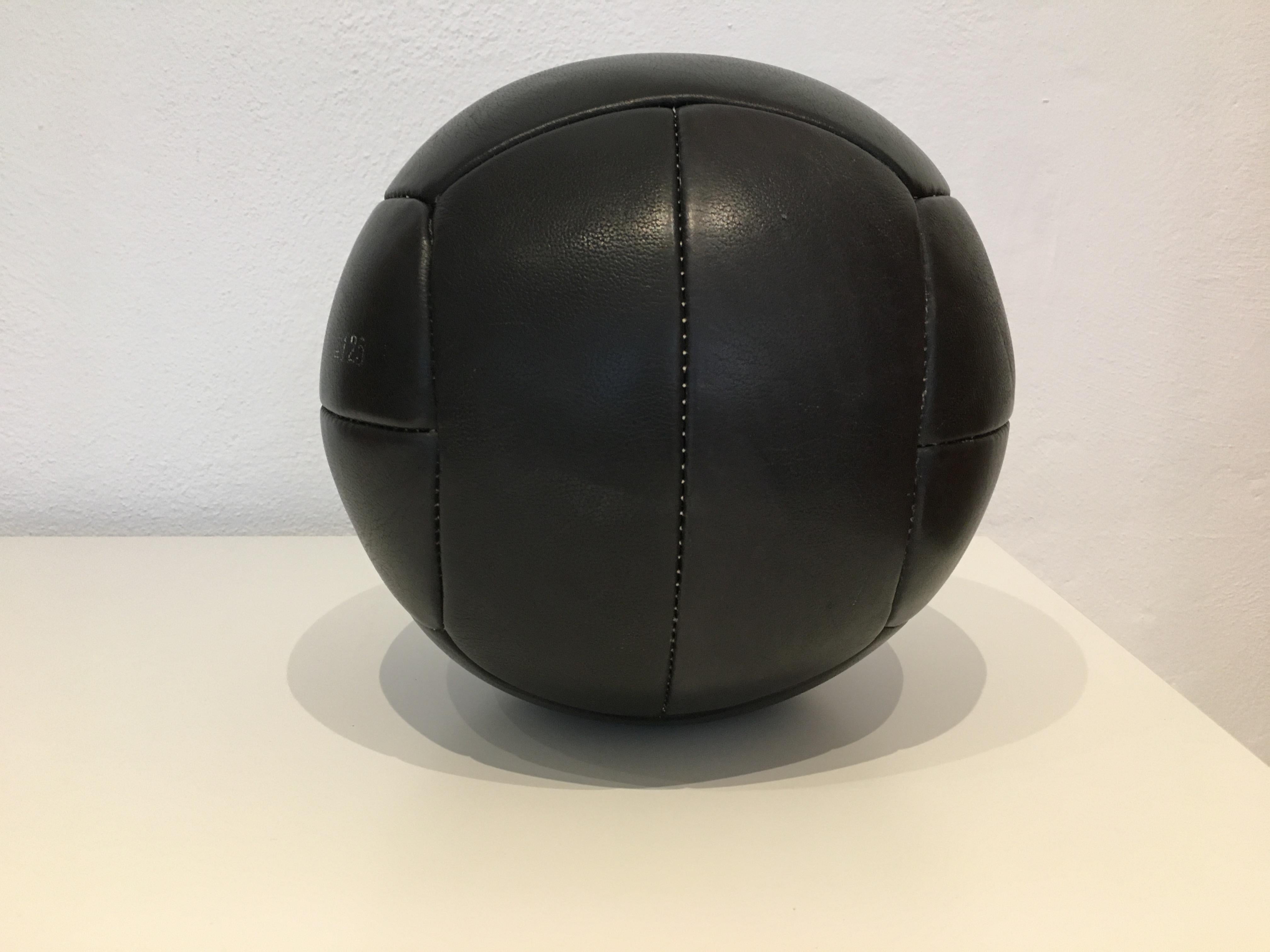 Vintage Black Leather Medicine Ball, 3kg, 1930s For Sale 1