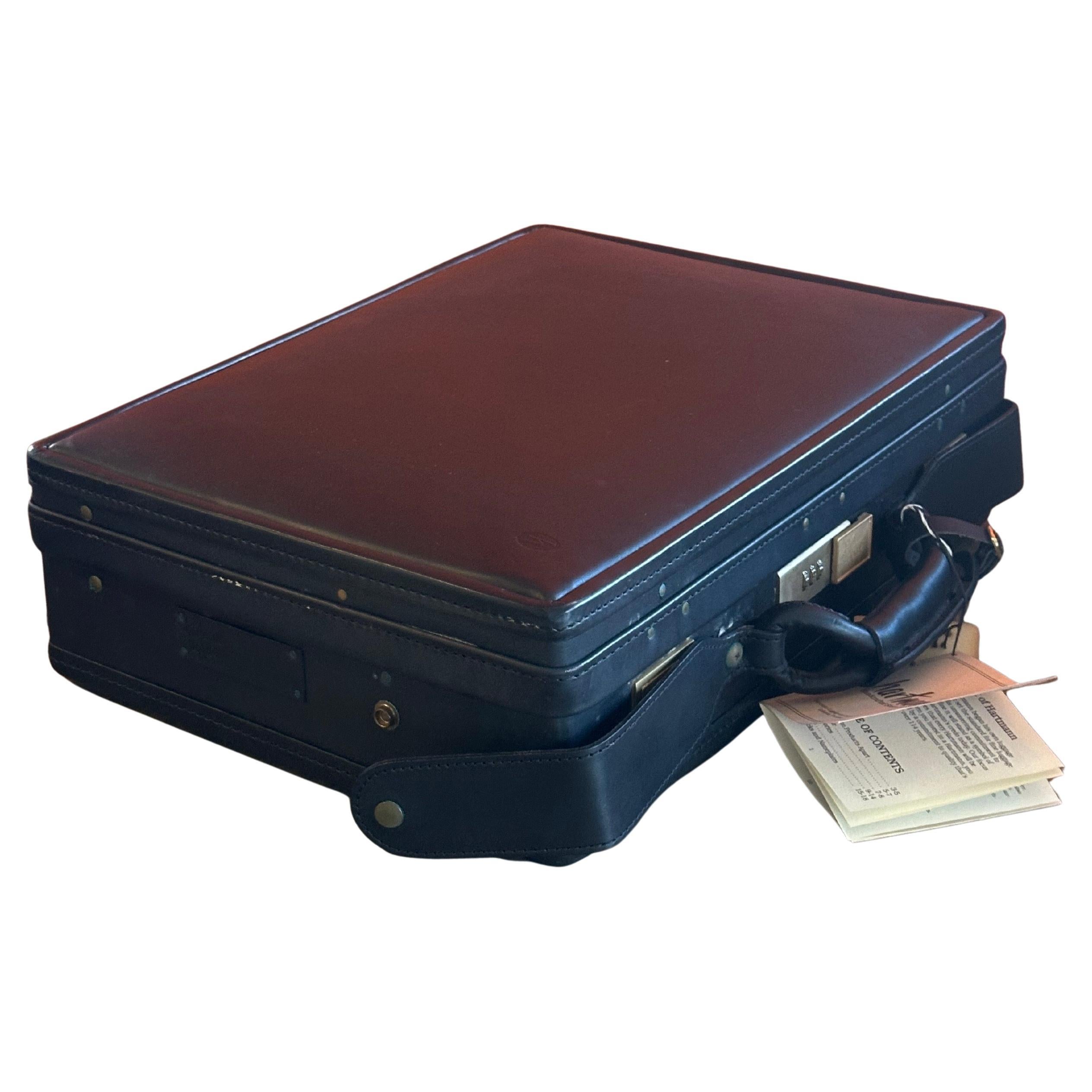 Mallette / Attaché-case Vintage en cuir noir modèle A9 par Hartmann - New Old Stock en vente 11