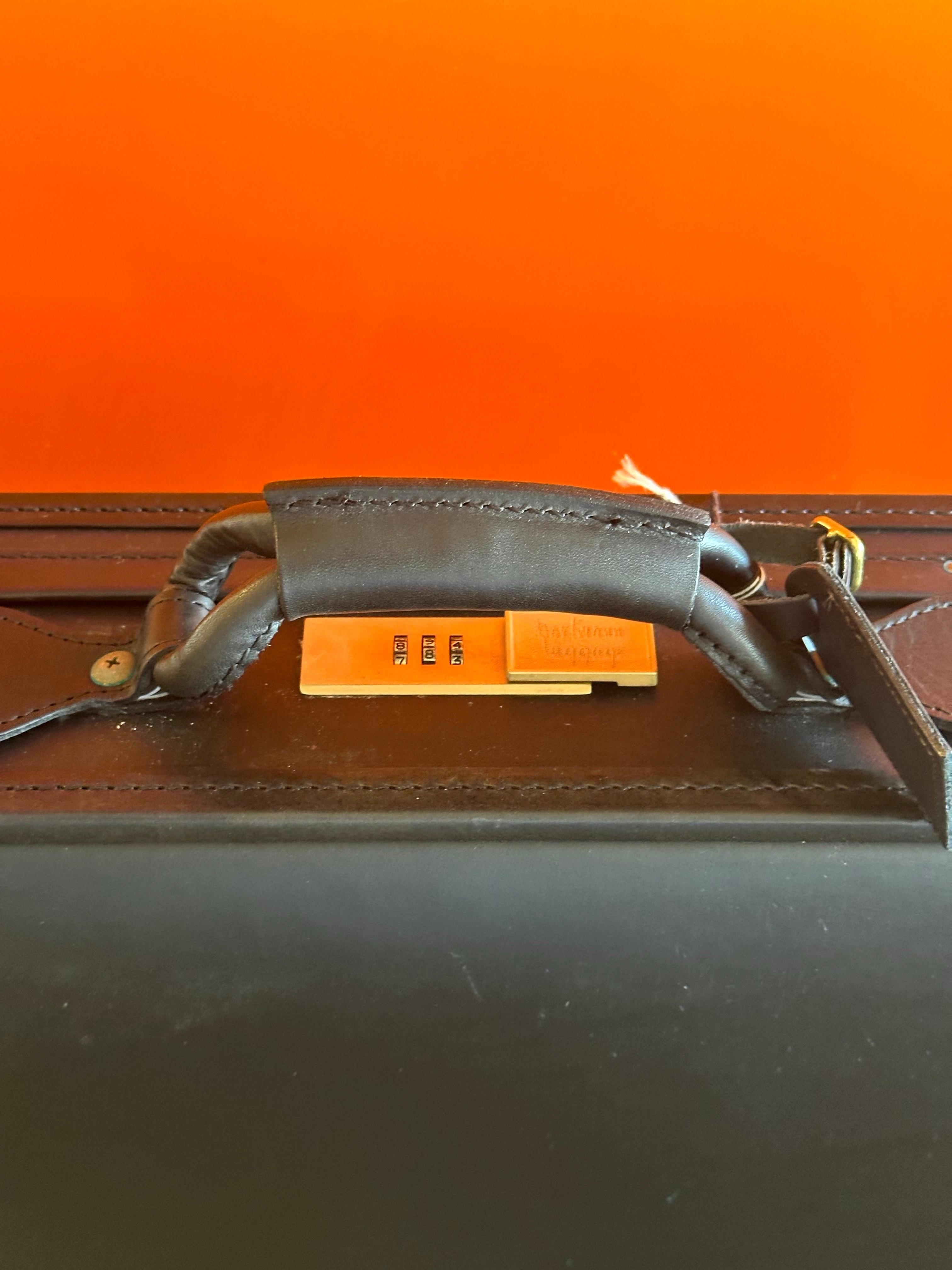Mallette / Attaché-case Vintage en cuir noir modèle A9 par Hartmann - New Old Stock en vente 2