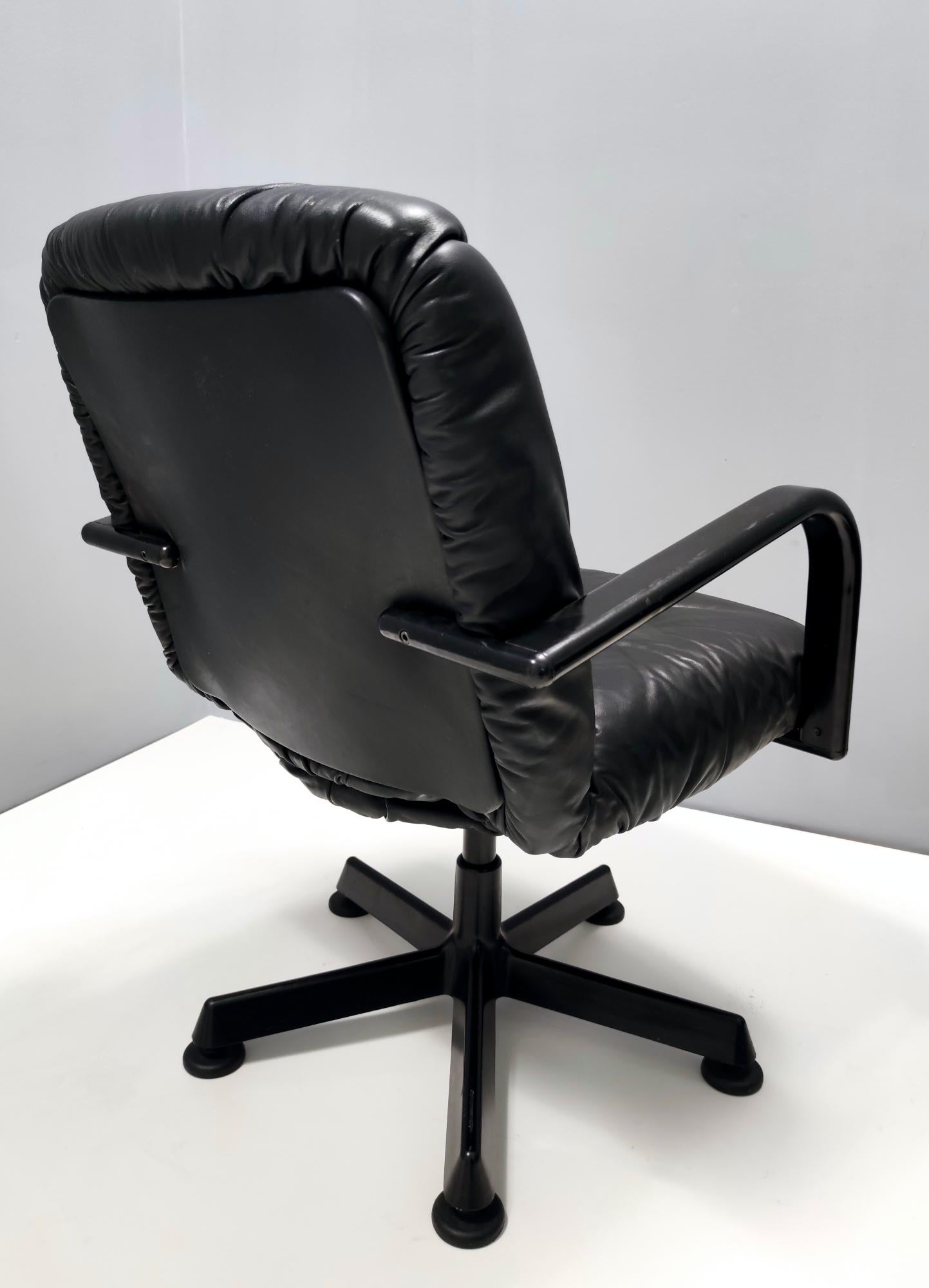 Cuir Chaise de bureau postmoderne en cuir noir par Vico Magistretti pour ICF Design, 1978 en vente