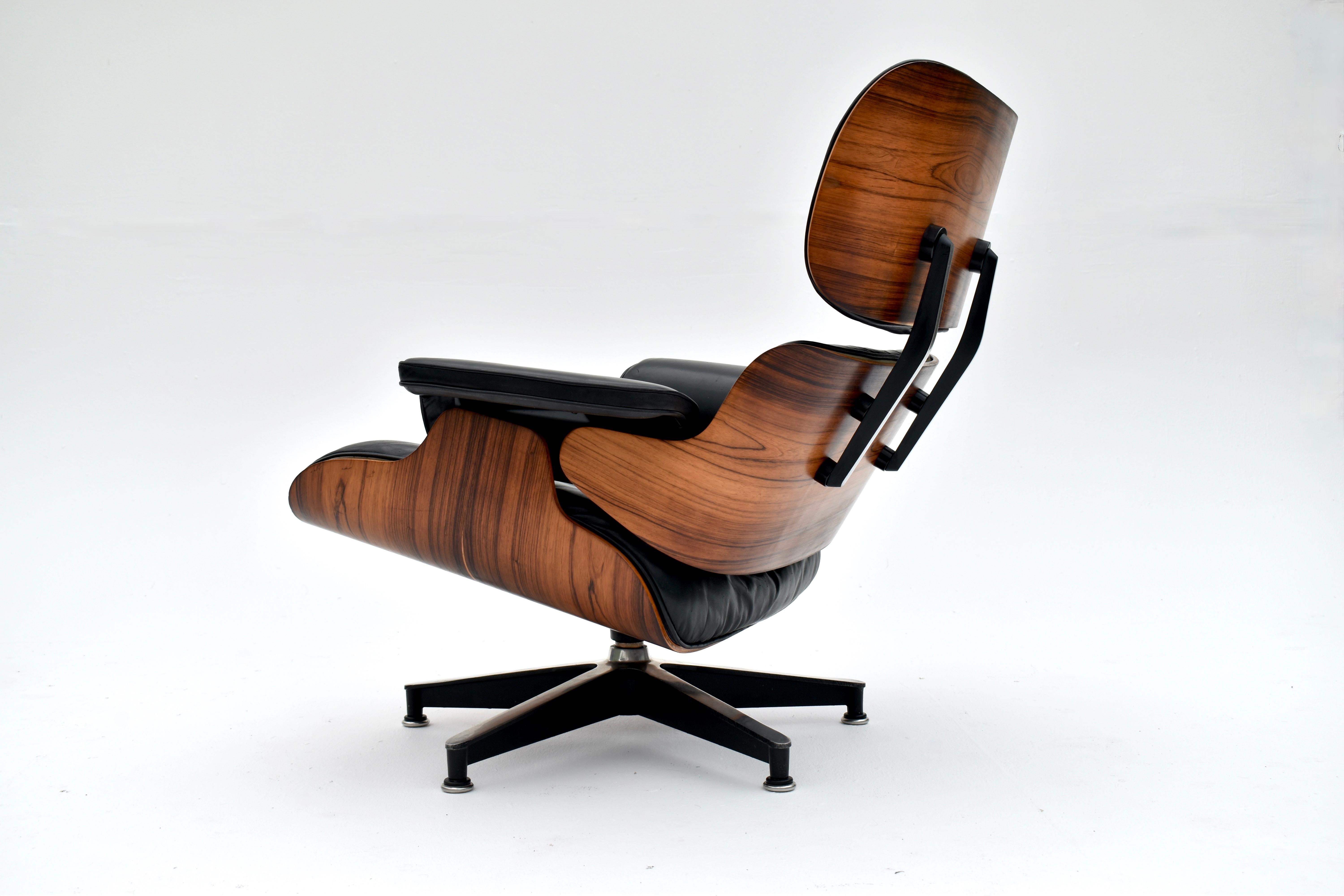 Late 20th Century Vintage Black Leather & Rosewood Eames Lounge Chair & Ottoman For Herman Miller