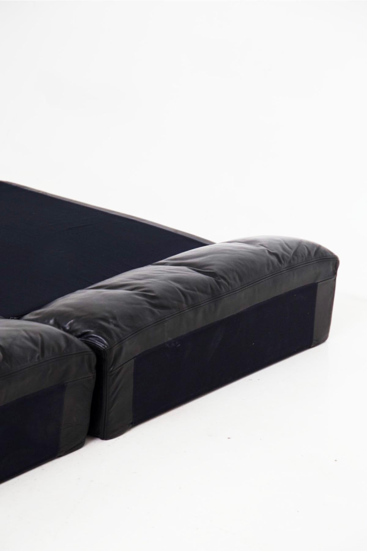 Vintage Black Leather Sofa Ds76 Sofart In Good Condition In Milano, IT