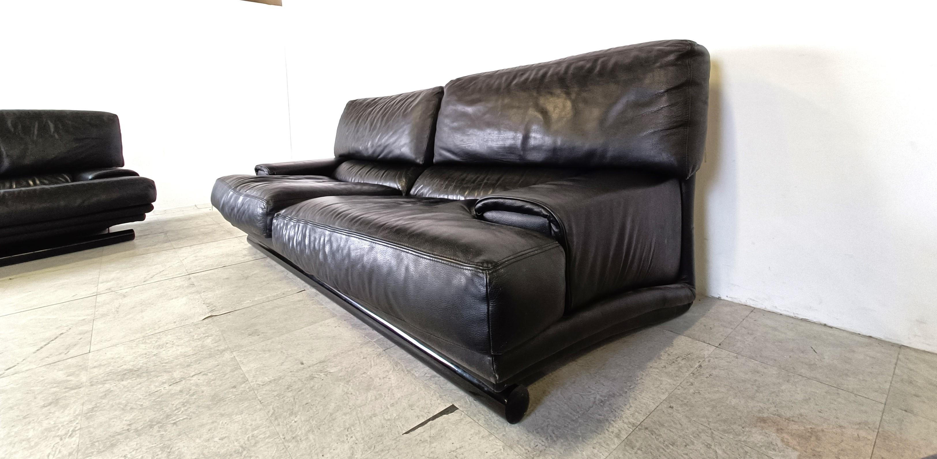 Vintage black leather sofa set, 1970s For Sale 4