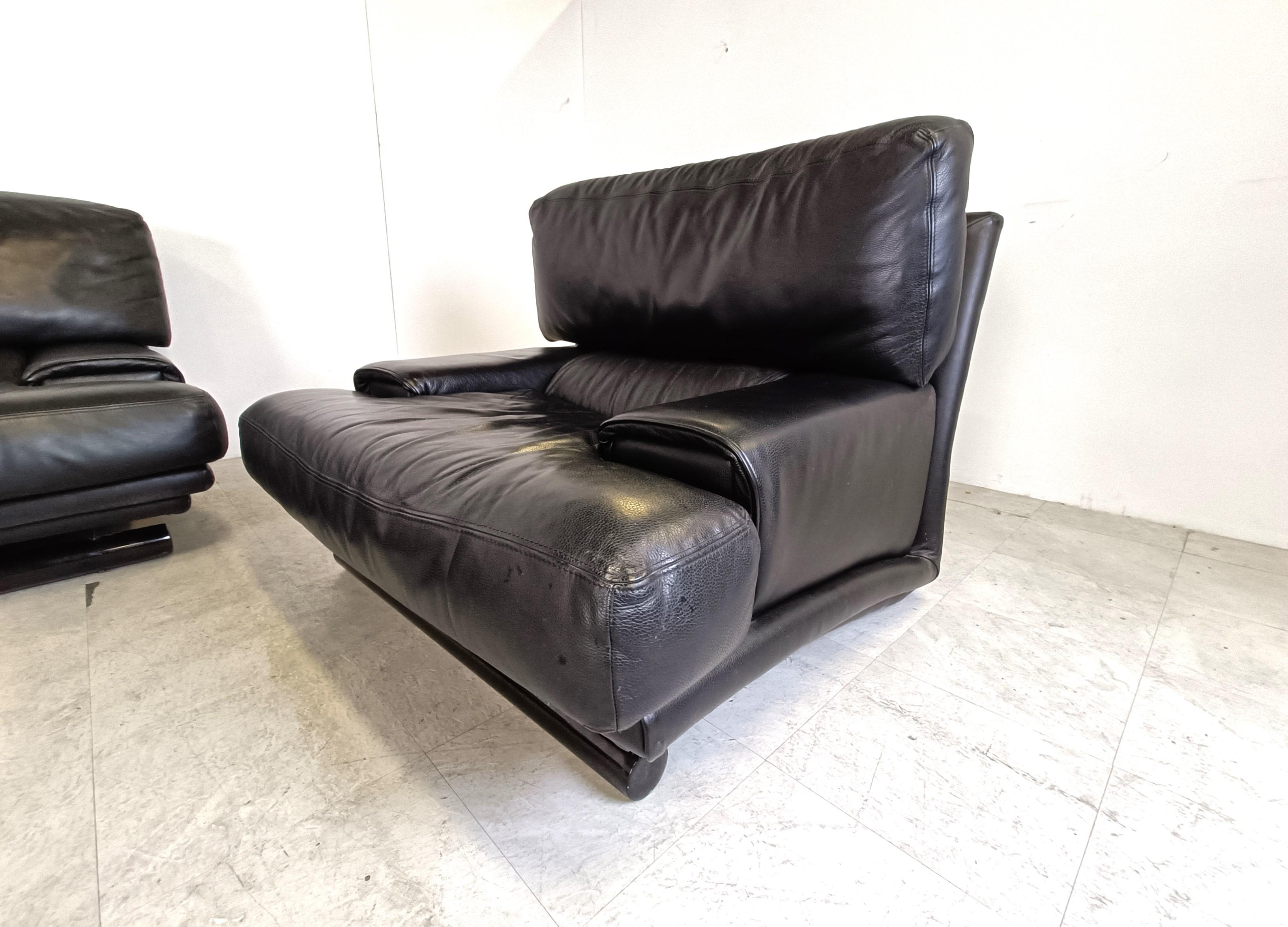 Vintage black leather sofa set, 1970s In Good Condition For Sale In HEVERLEE, BE