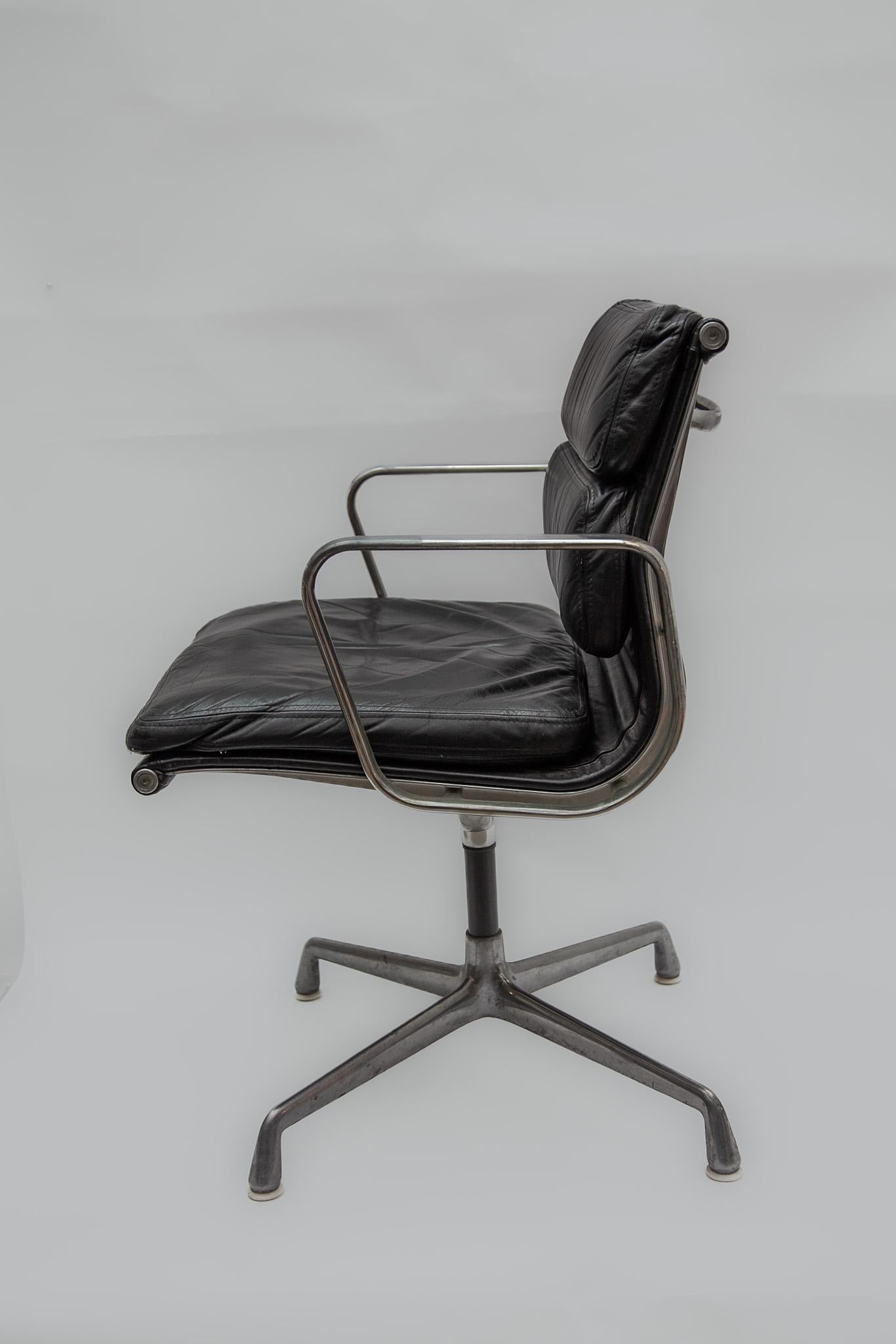 European Vintage Black Leather Soft Pad Aluminium Group Desk Chair by Herman Miller 1960s