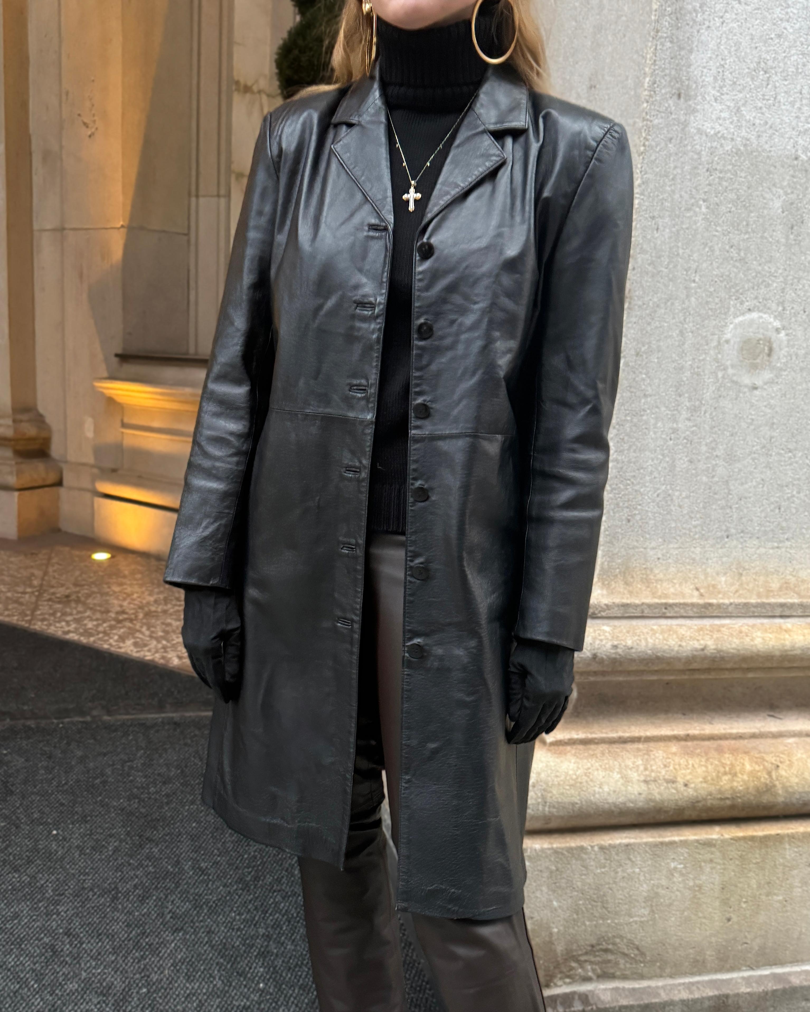 Women's or Men's Vintage Black Leather Trench Coat For Sale