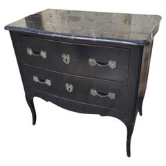 Commodes e cassettiere in marmo