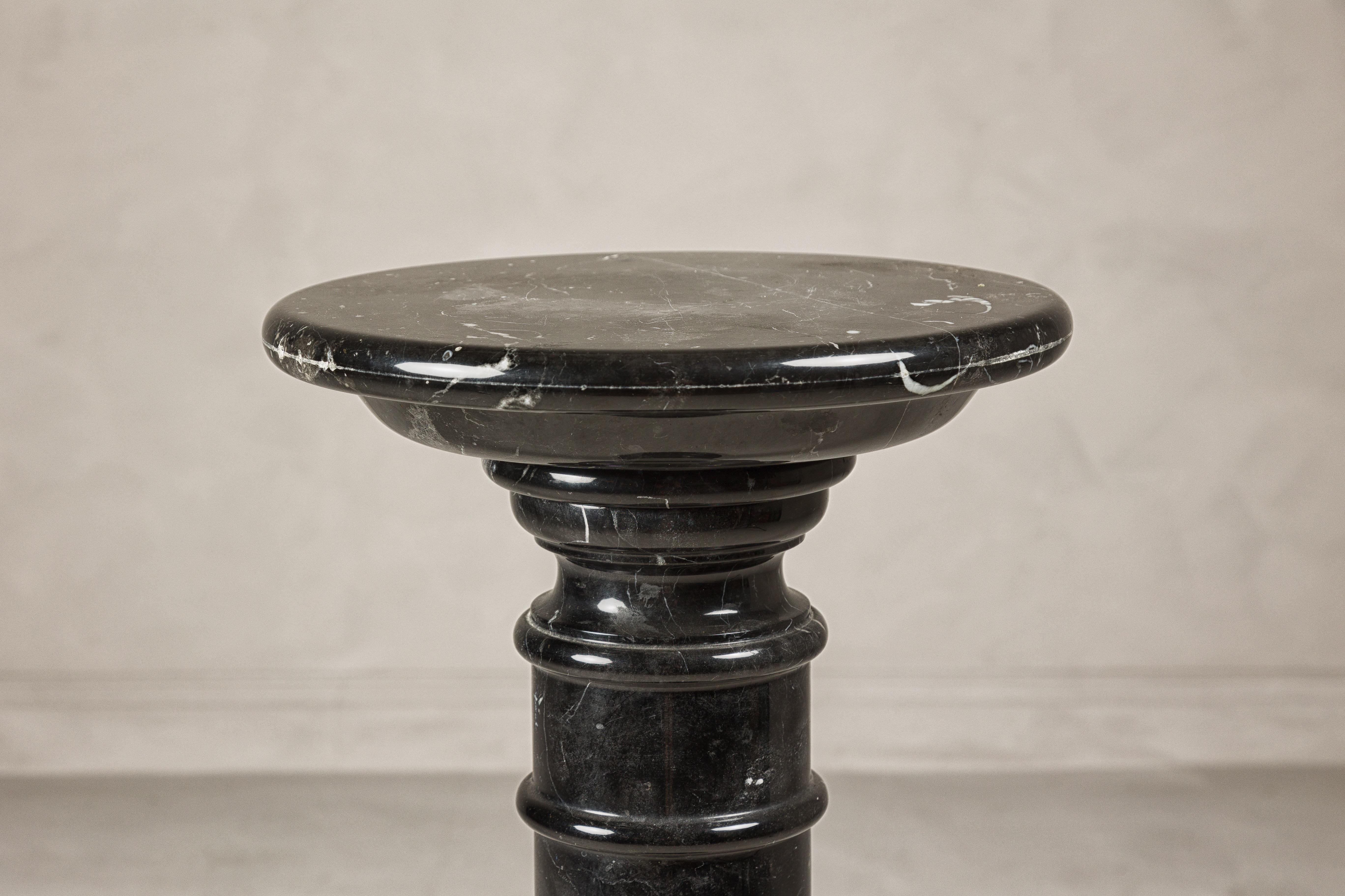 Vintage Black Marble Column Pedestal with White Veining and Stepped Base For Sale 7