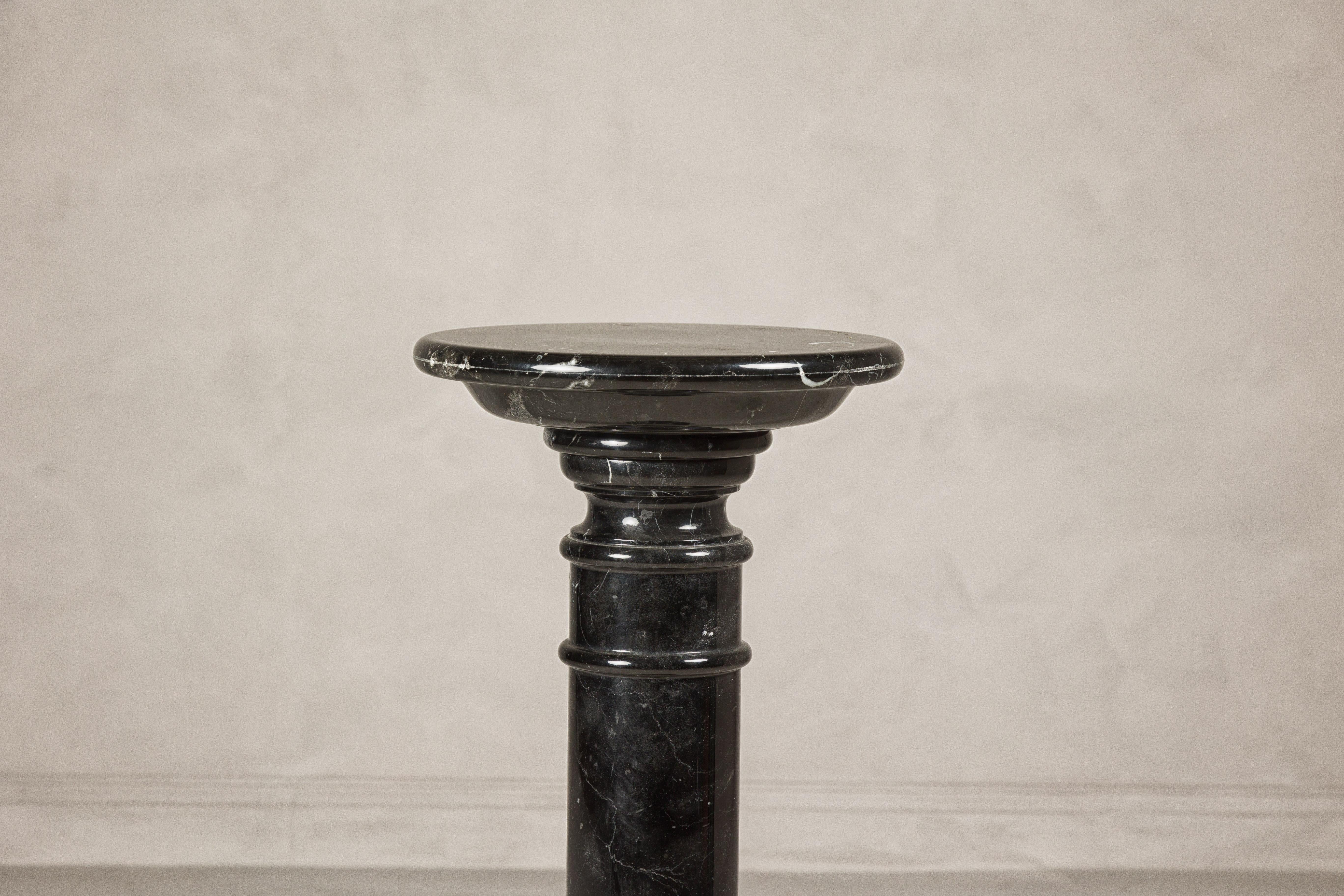20th Century Vintage Black Marble Column Pedestal with White Veining and Stepped Base For Sale