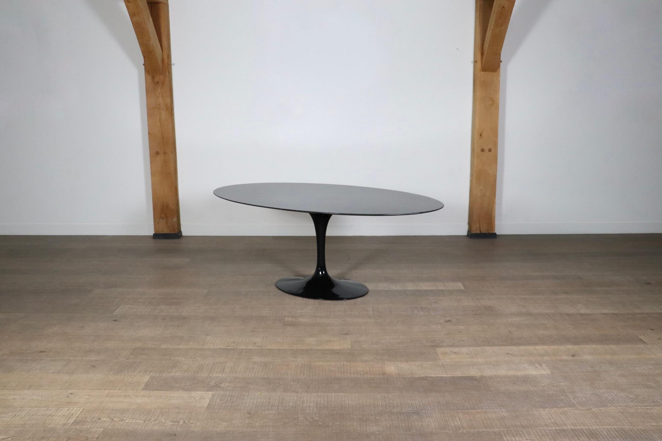 Metal Vintage Black Marble Tulip Oval Dining Table By Eero Saarinen For Knoll, 1970s For Sale