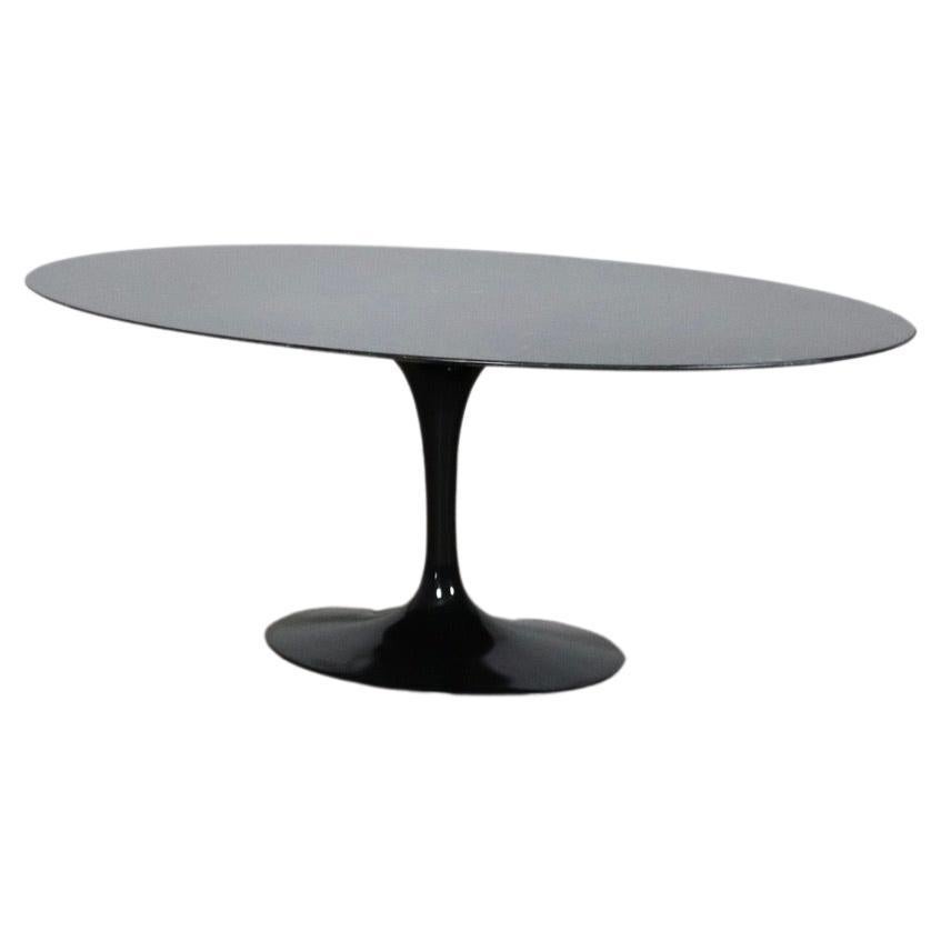 Vintage Black Marble Tulip Oval Dining Table By Eero Saarinen For Knoll, 1970s For Sale